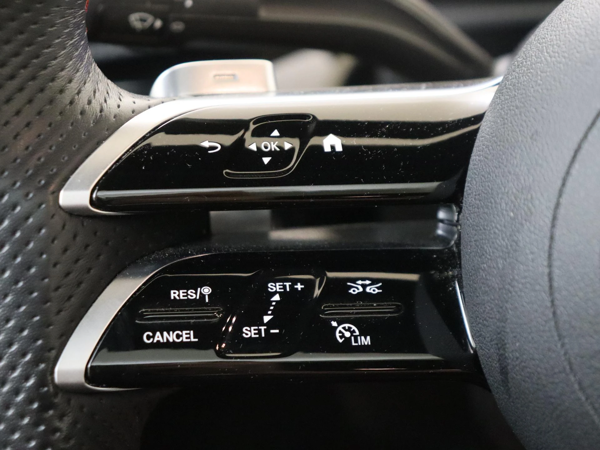 Mercedes-Benz A-Klasse 250 e Business Solution AMG