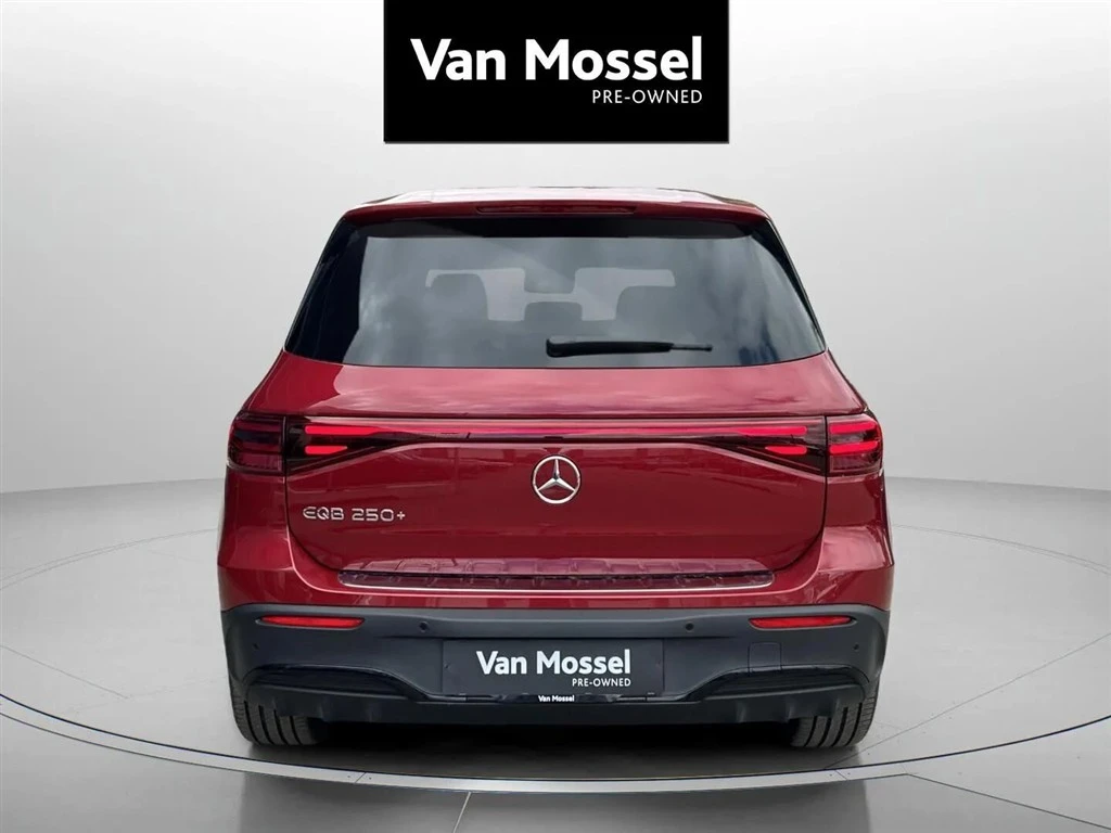 Mercedes-Benz-EQB-image-5