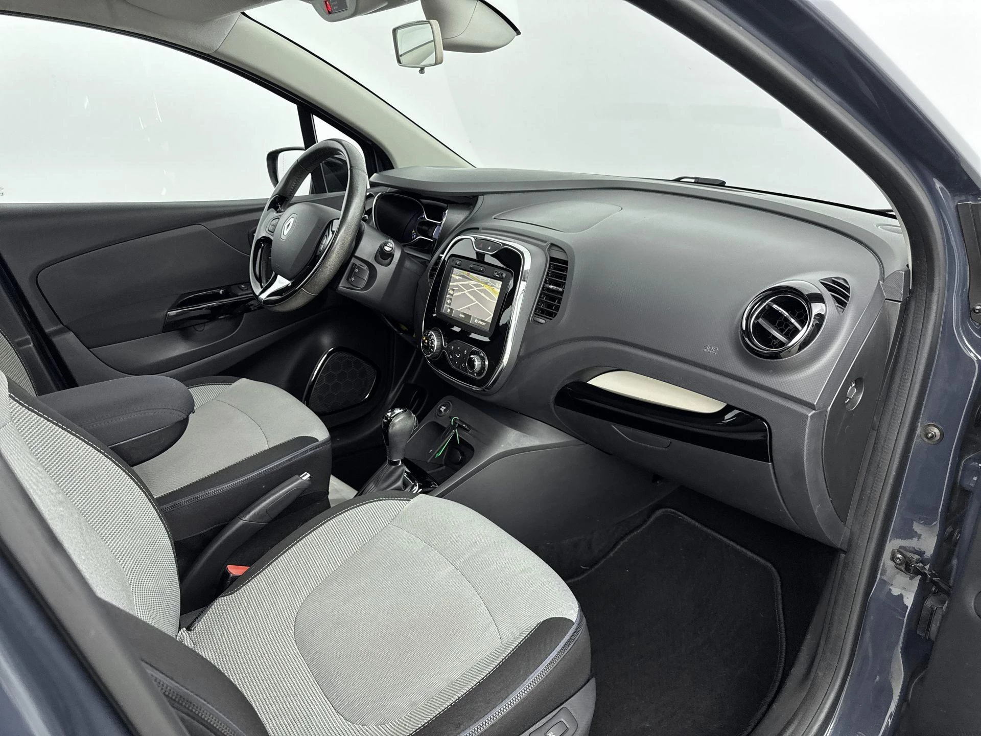 Renault-Captur-image-19
