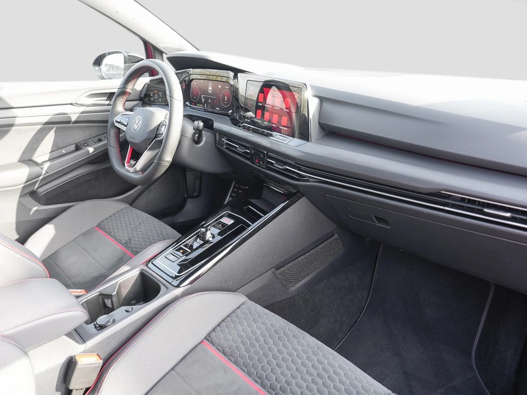 Volkswagen-Golf-image-7