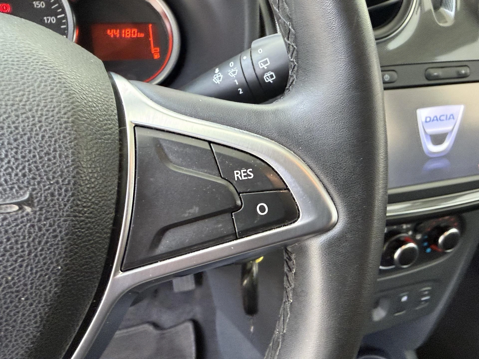 Dacia-Sandero Stepway-image-13