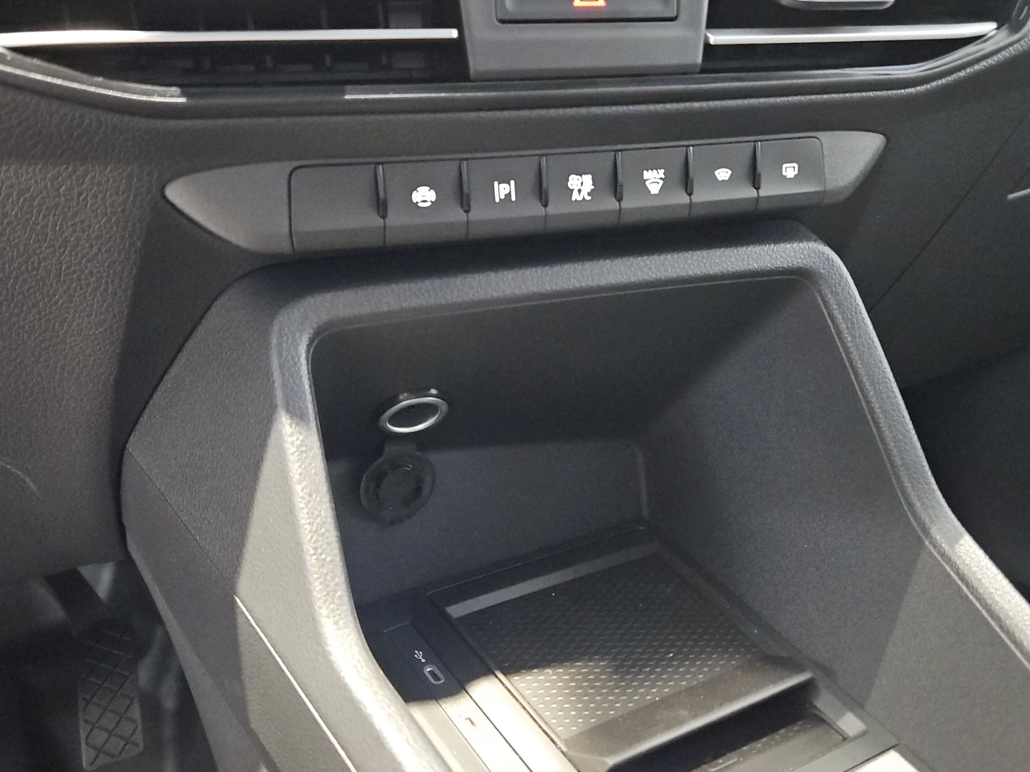 Ford-Transit Connect-image-17