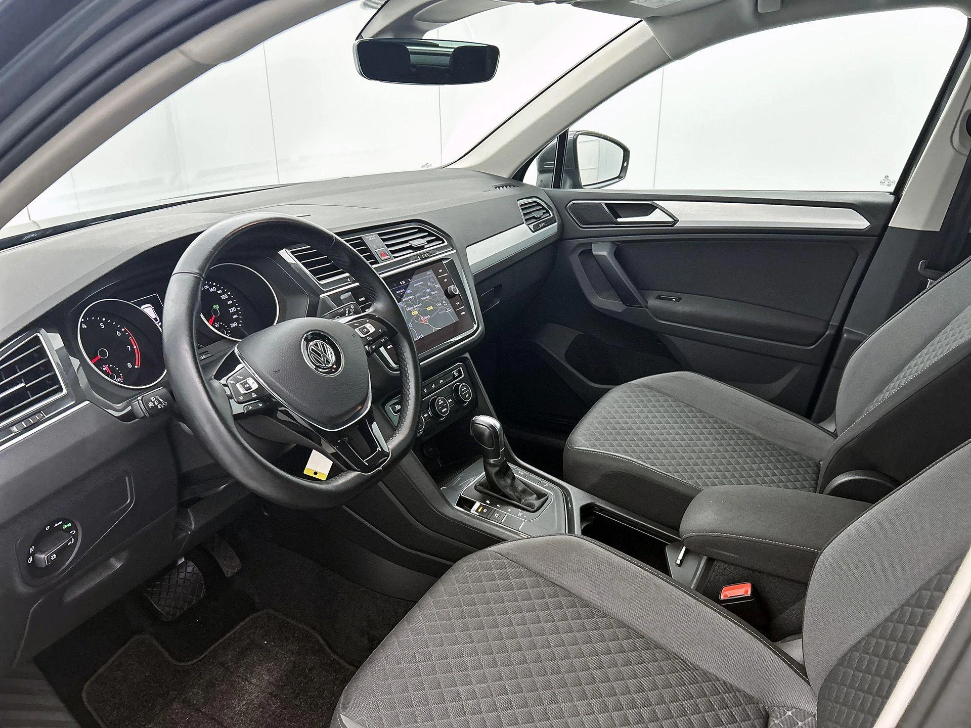 Volkswagen-Tiguan-image-20