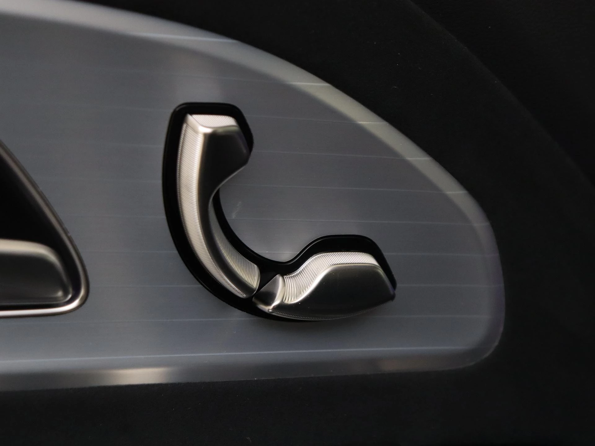 Mercedes-Benz-GLB-image-25