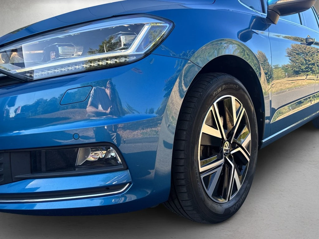 Volkswagen-Touran-image-3