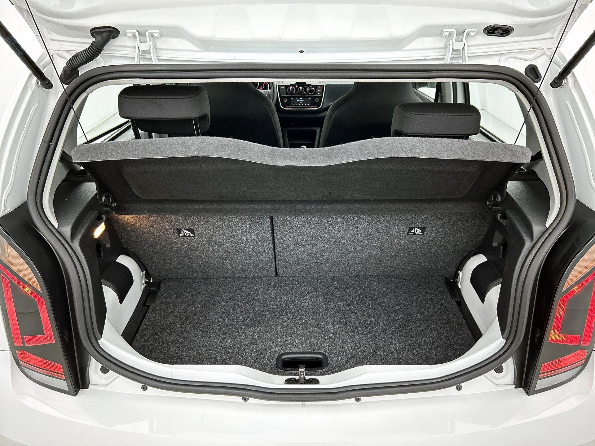 Volkswagen-up!-image-18
