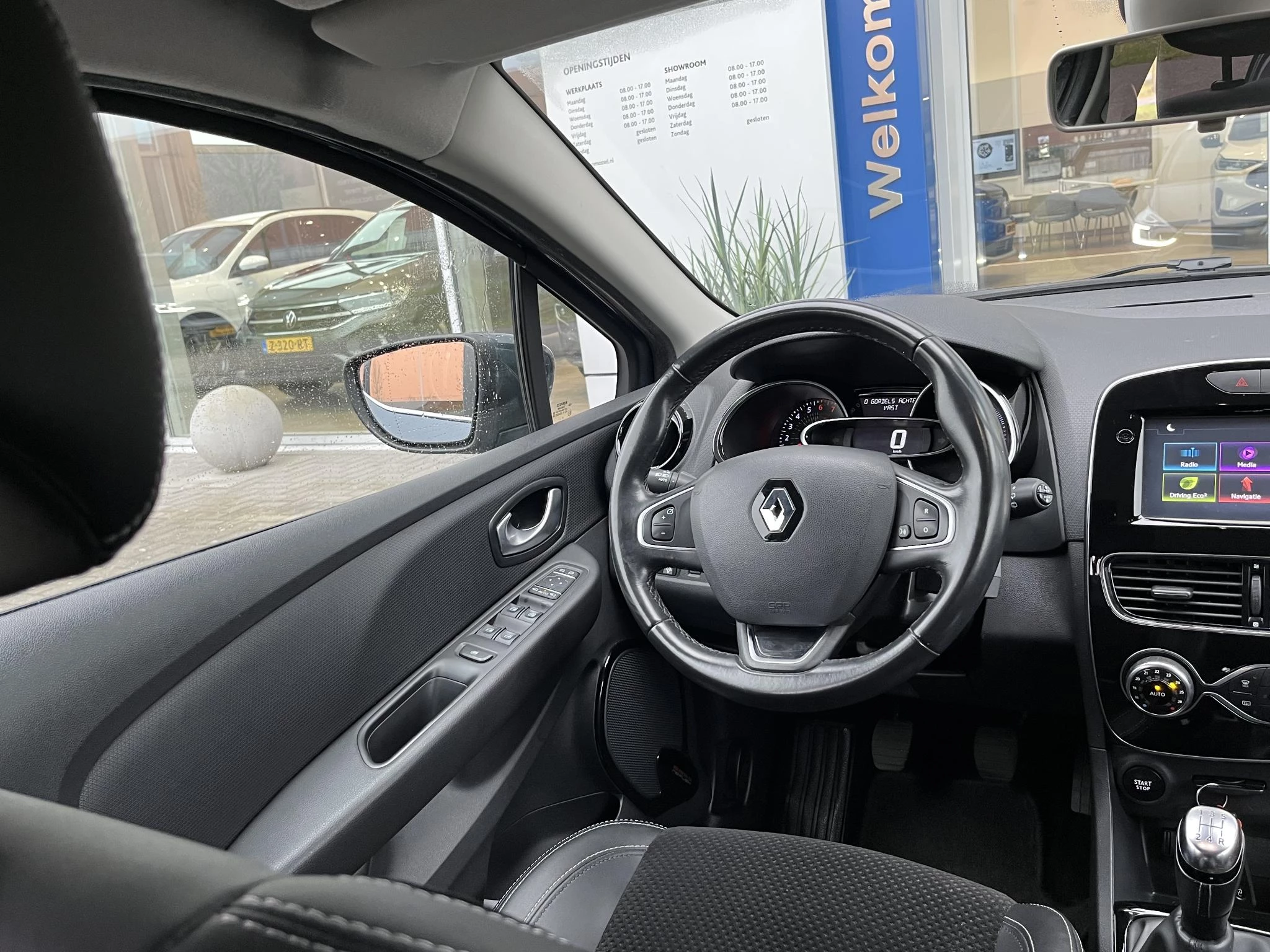 Renault-Clio-image-38