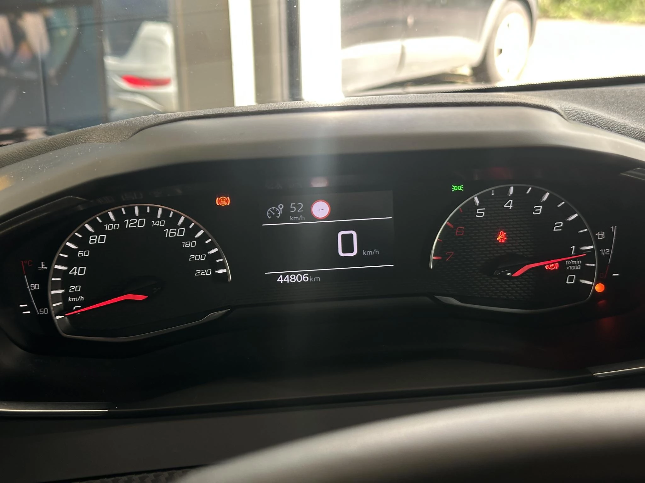 Peugeot-208-image-12