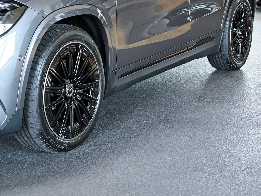 Mercedes-Benz-GLA 200 d-image-2