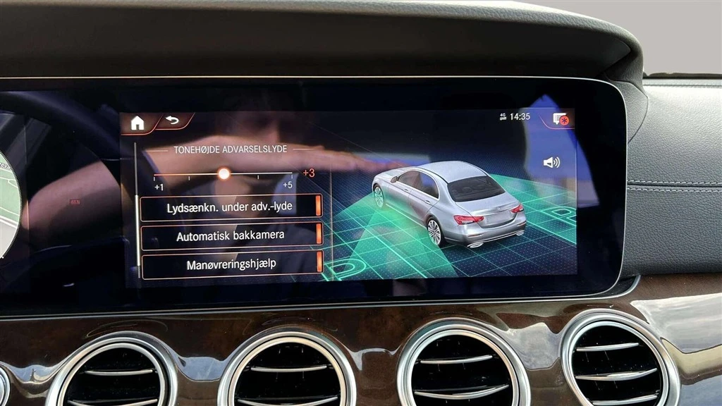 Mercedes-Benz-E-Klasse-image-20