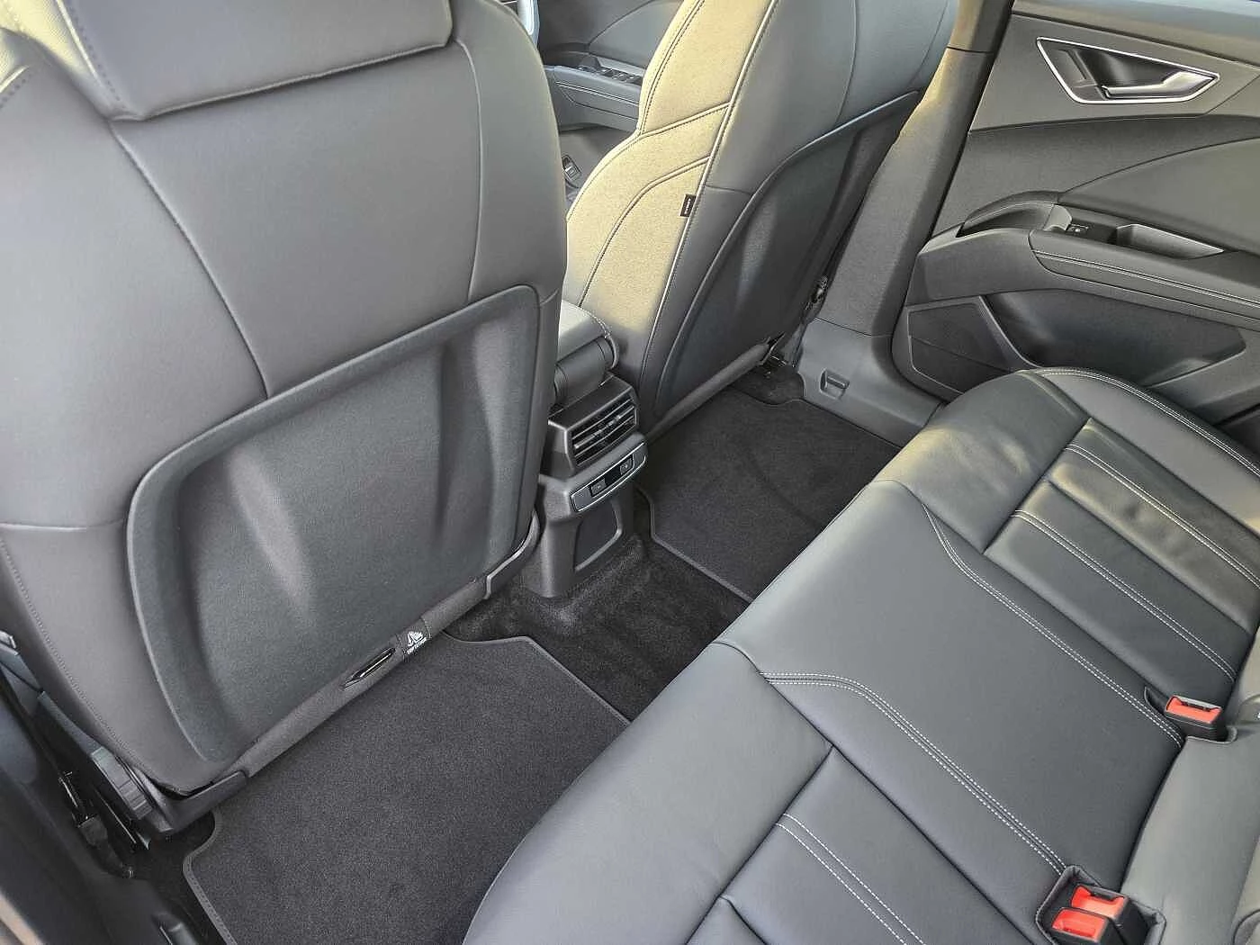 Audi-Q4 e-tron-image-48