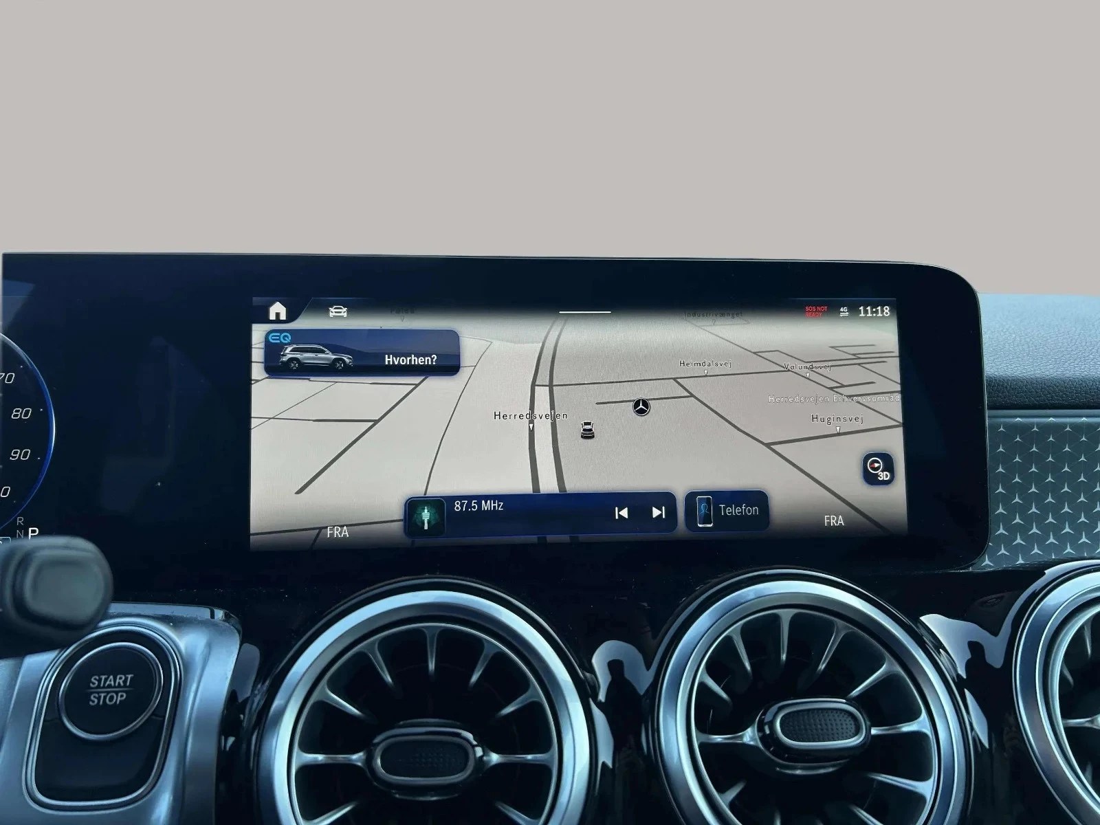 Mercedes-Benz-EQB-image-16