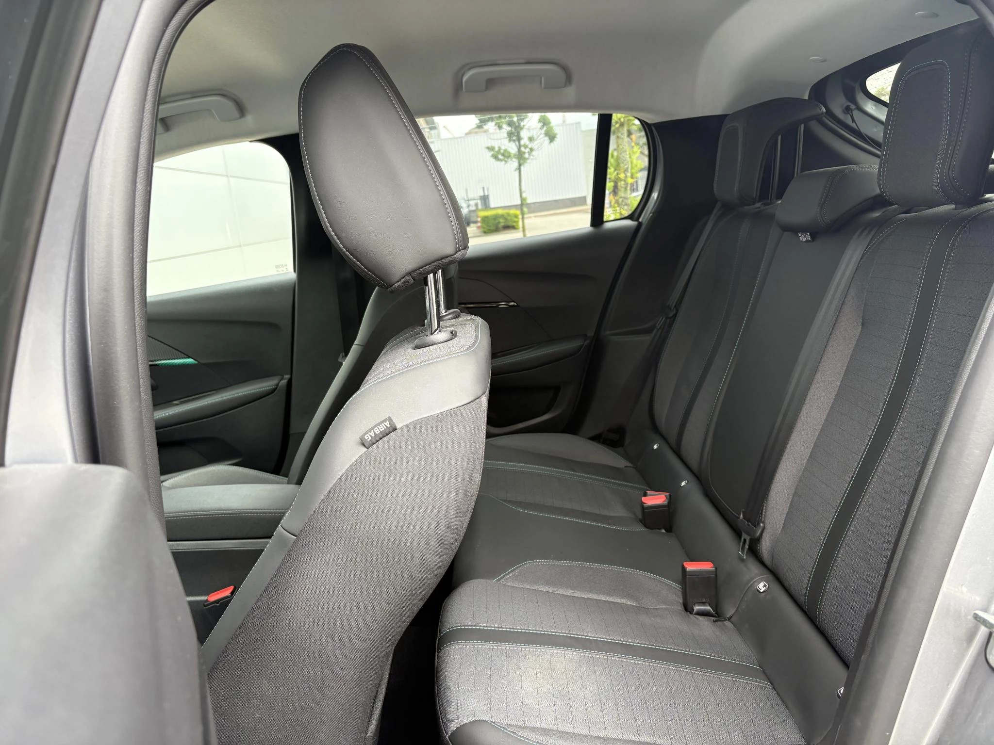 Peugeot-208-image-11