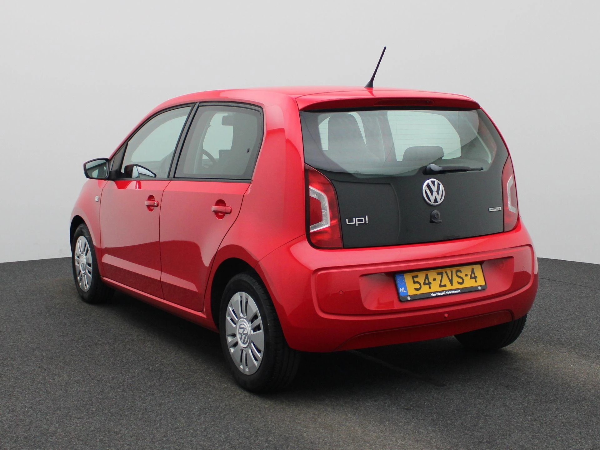 Volkswagen-up!-image-1