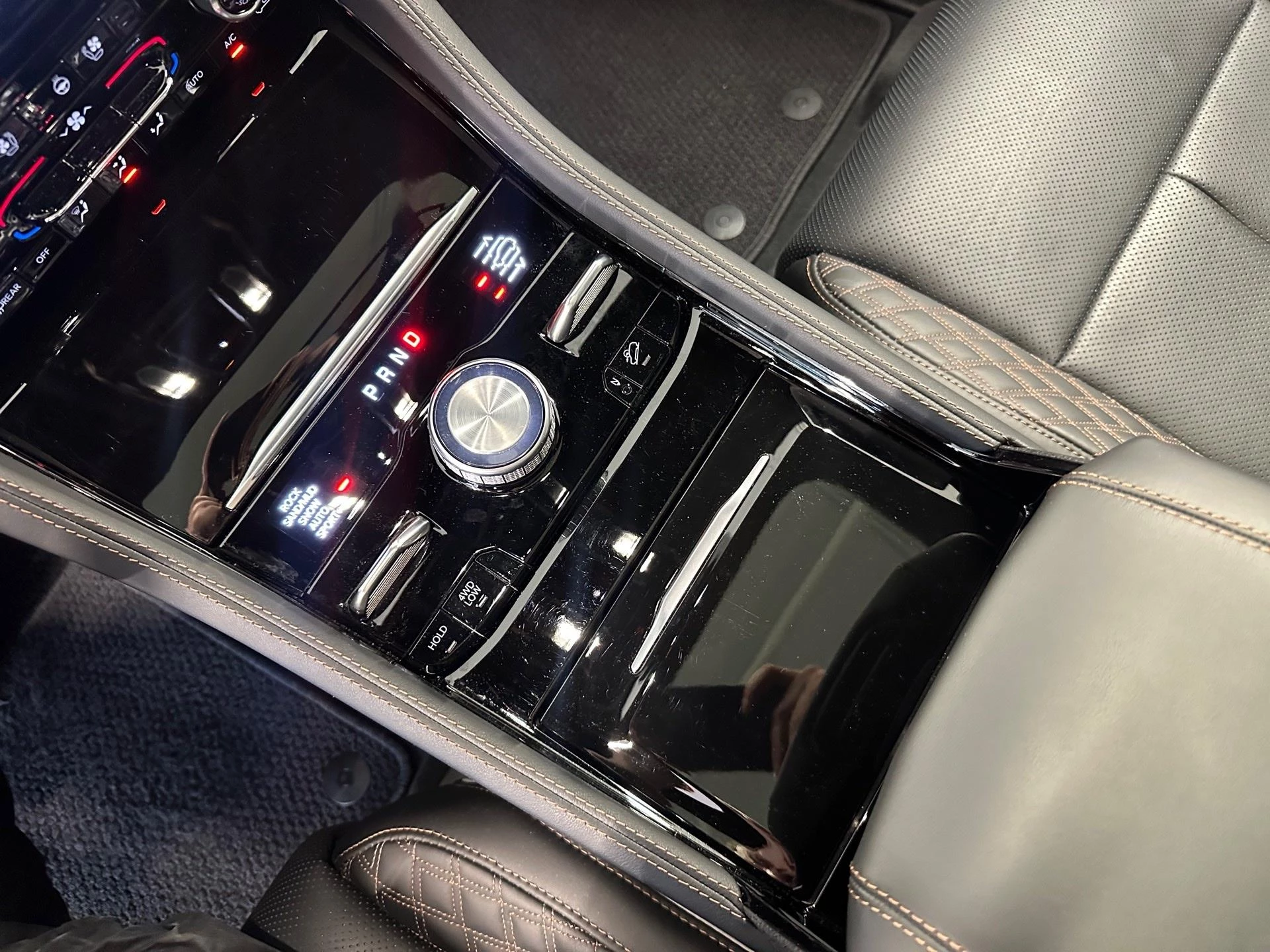 Jeep-Grand Cherokee-image-2