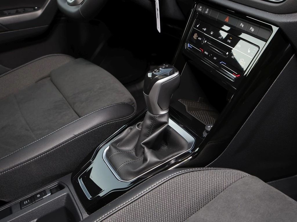 Volkswagen T-Roc 2.0 TDI DSG Style AHK, RFK, Pano