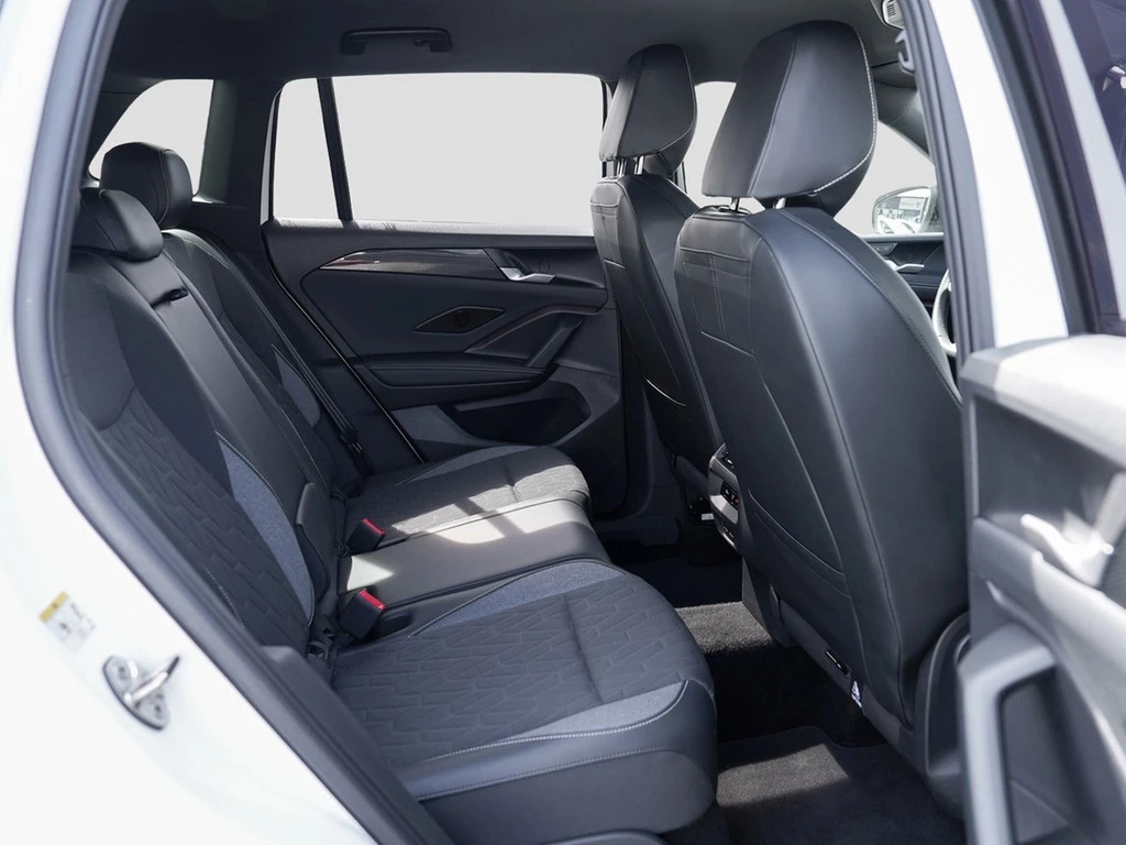 Volkswagen-Tiguan-image-9