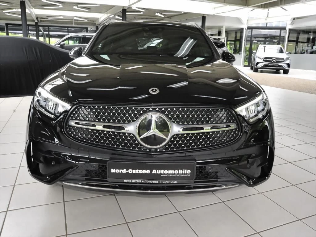 Mercedes-Benz-GLC 300 d-image-2