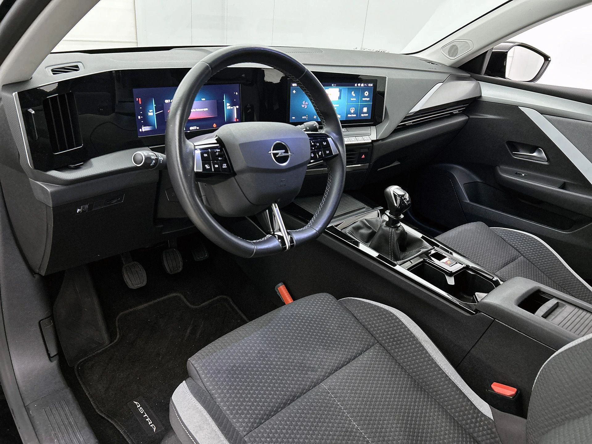 Opel-Astra-image-18