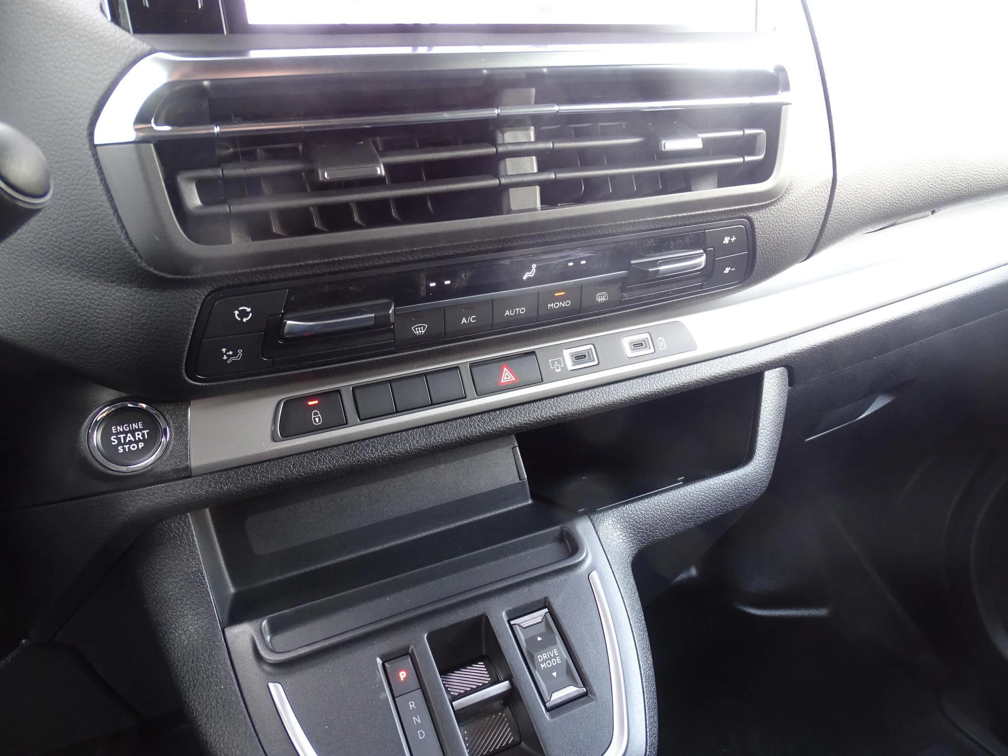 Peugeot-Expert-image-21