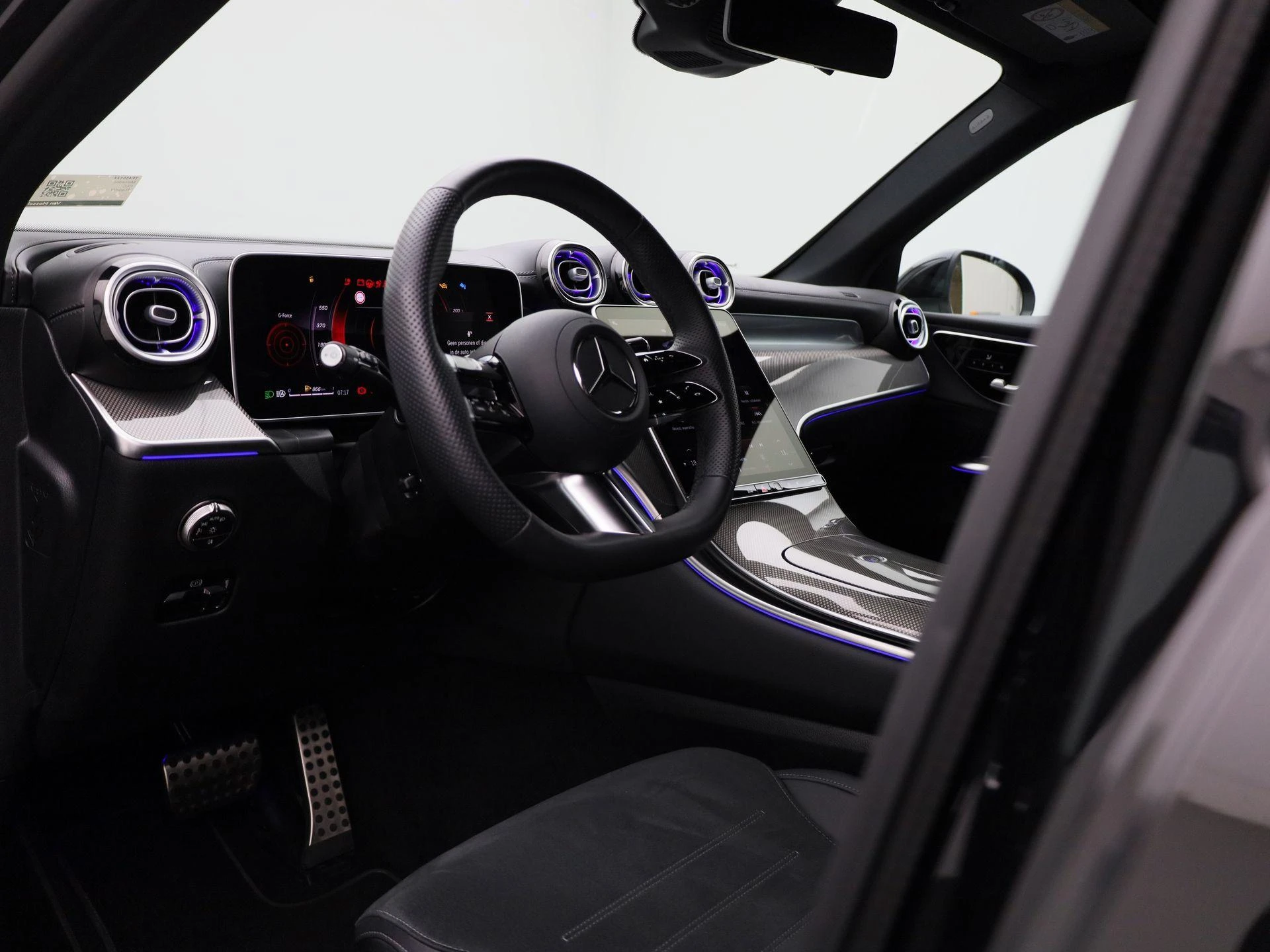 Mercedes-Benz-GLC-image-37