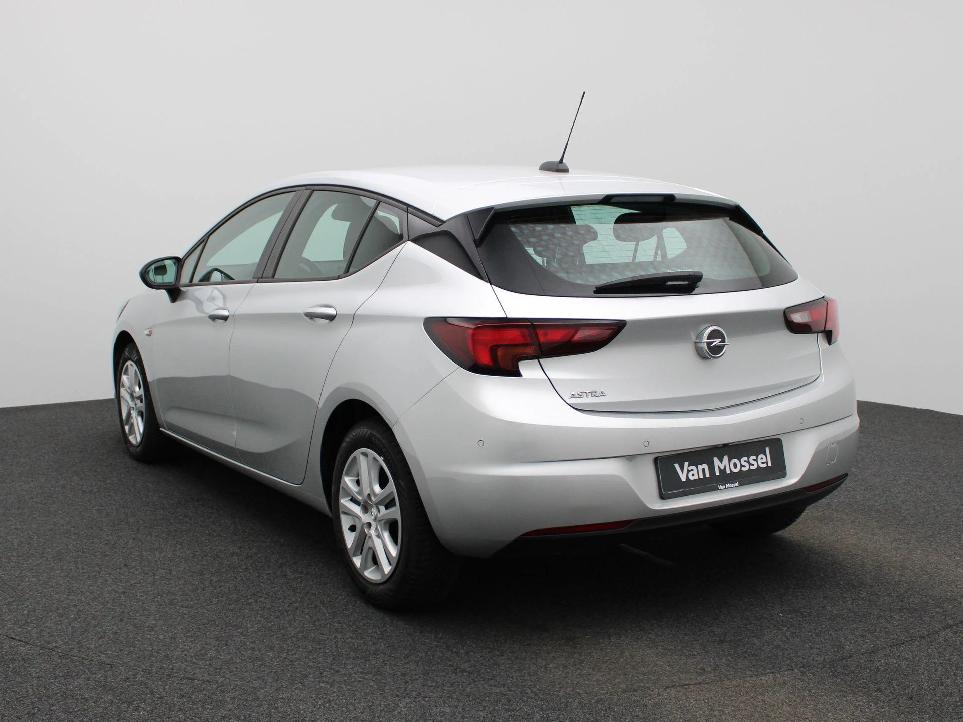 Opel-Astra-image-1