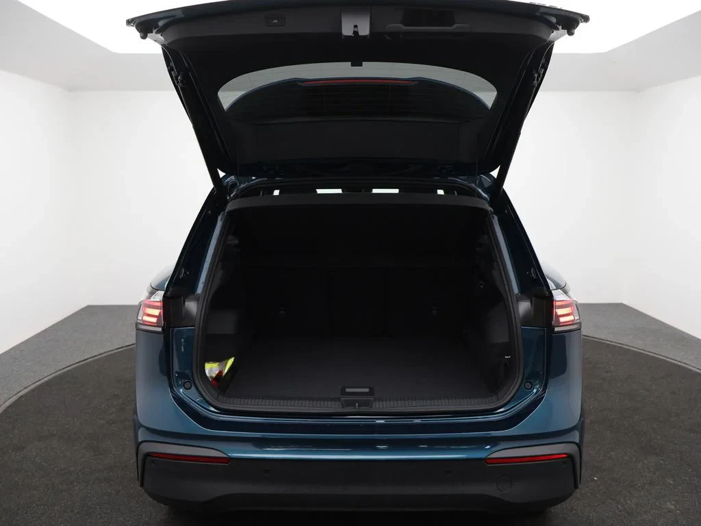 Volkswagen-Tiguan-image-11