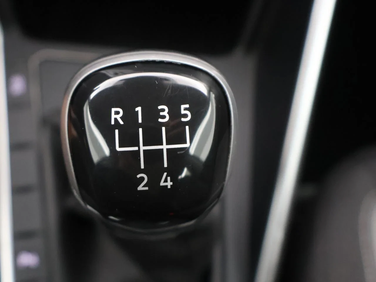 Volkswagen-Polo-image-14