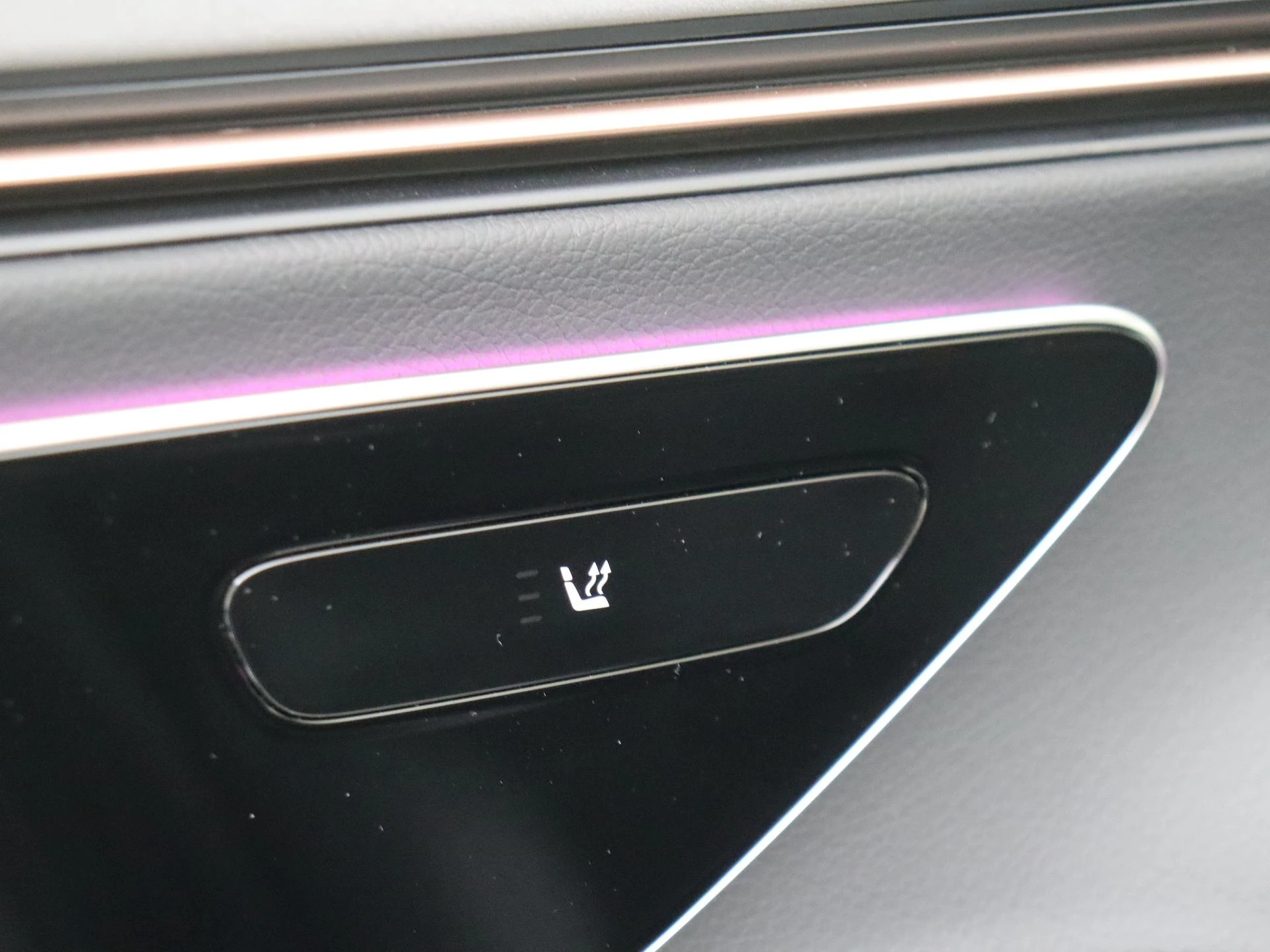 Mercedes-Benz-EQE-image-24