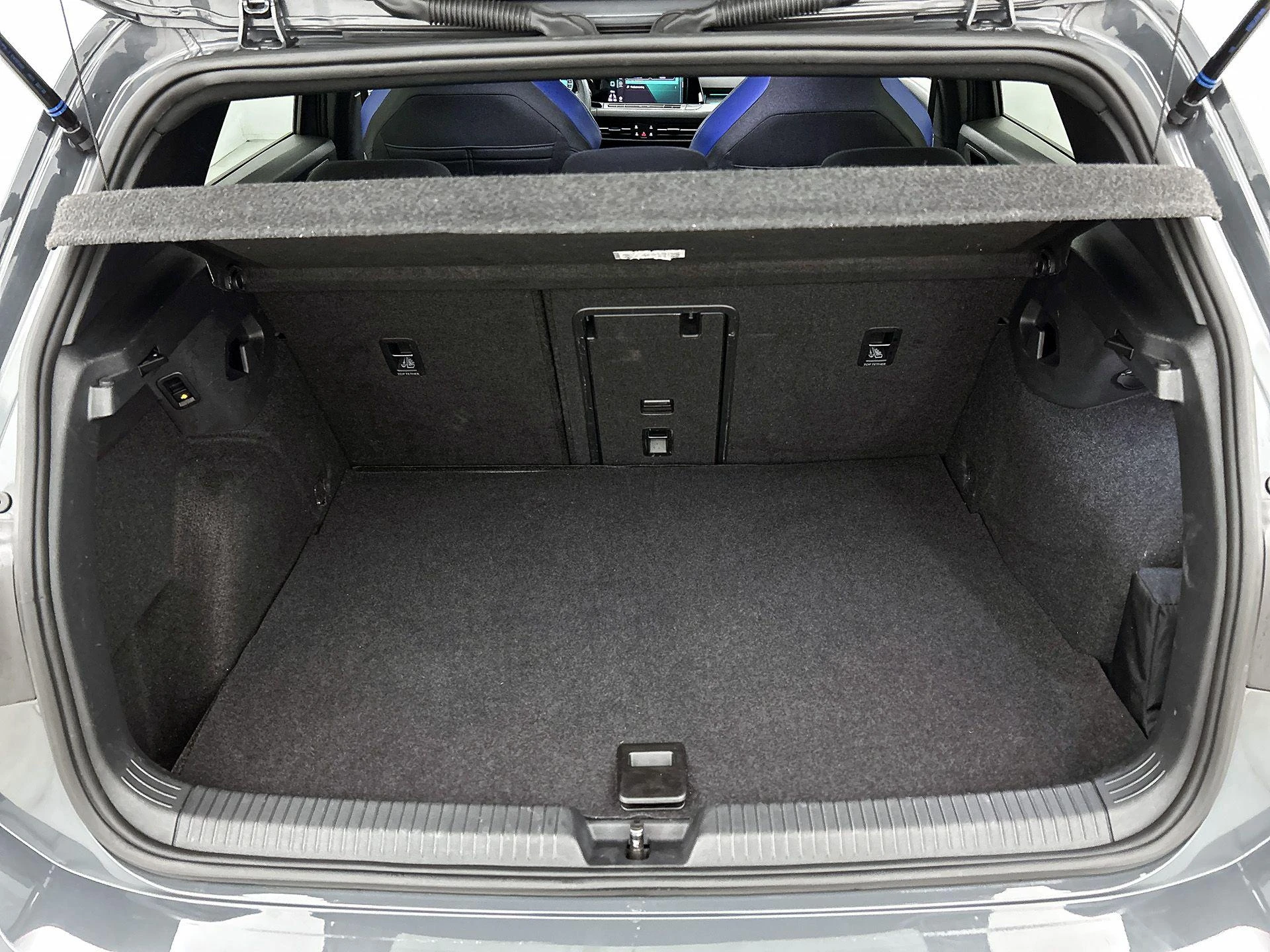 Volkswagen-Golf-image-21