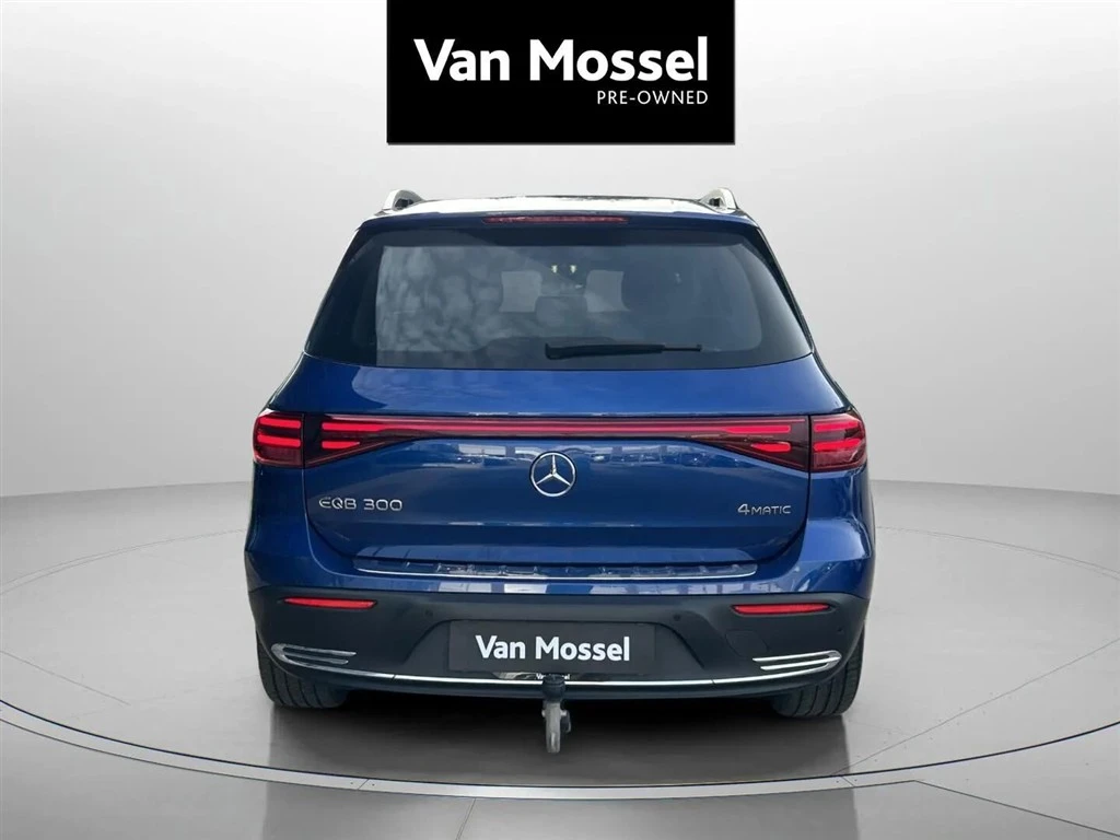 Mercedes-Benz-EQB-image-5
