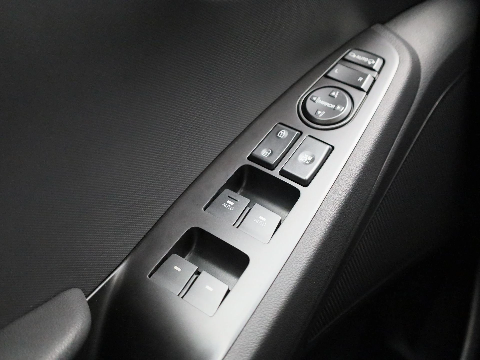 Hyundai-IONIQ-image-29