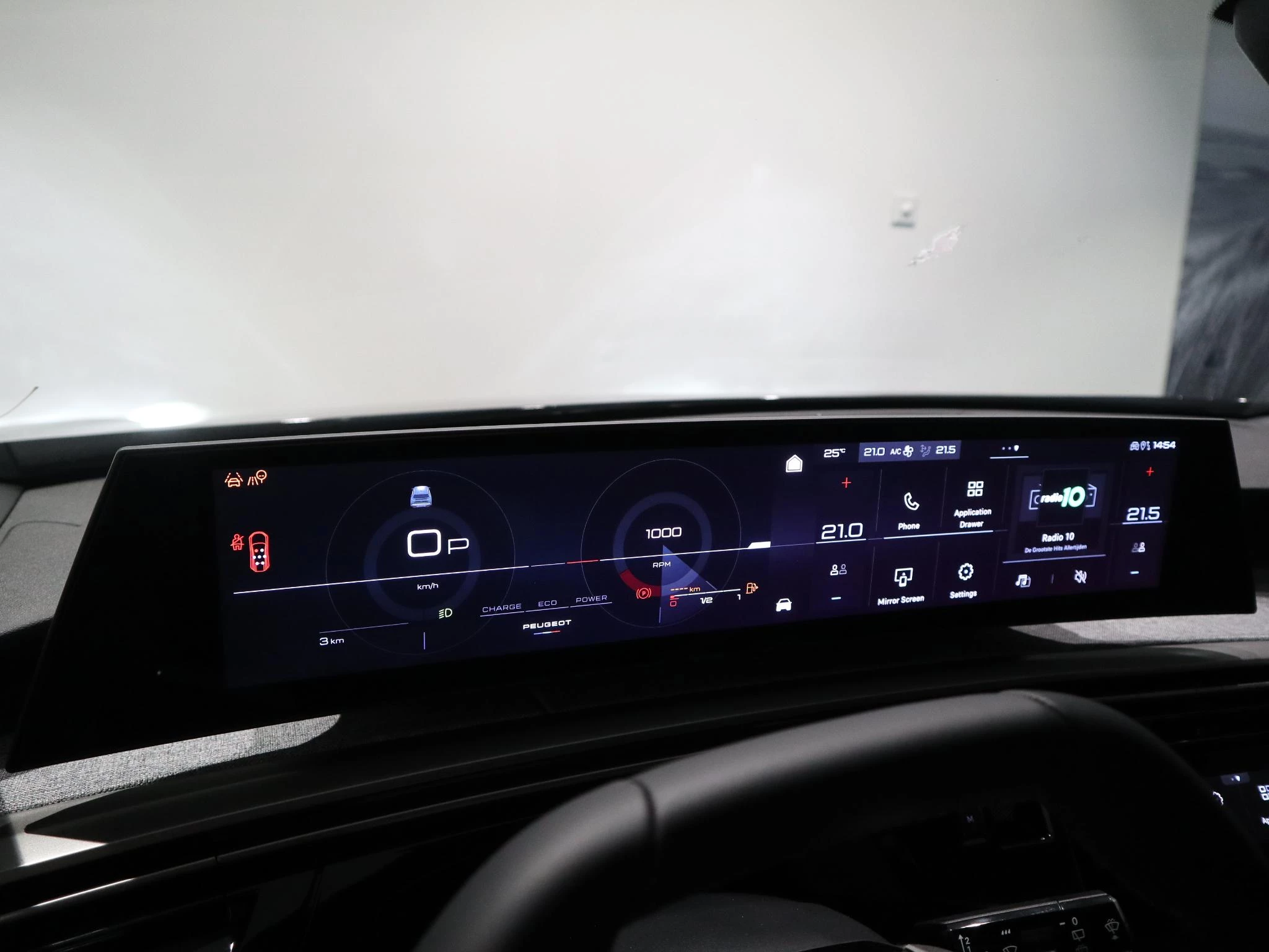 Peugeot-e-5008-image-24