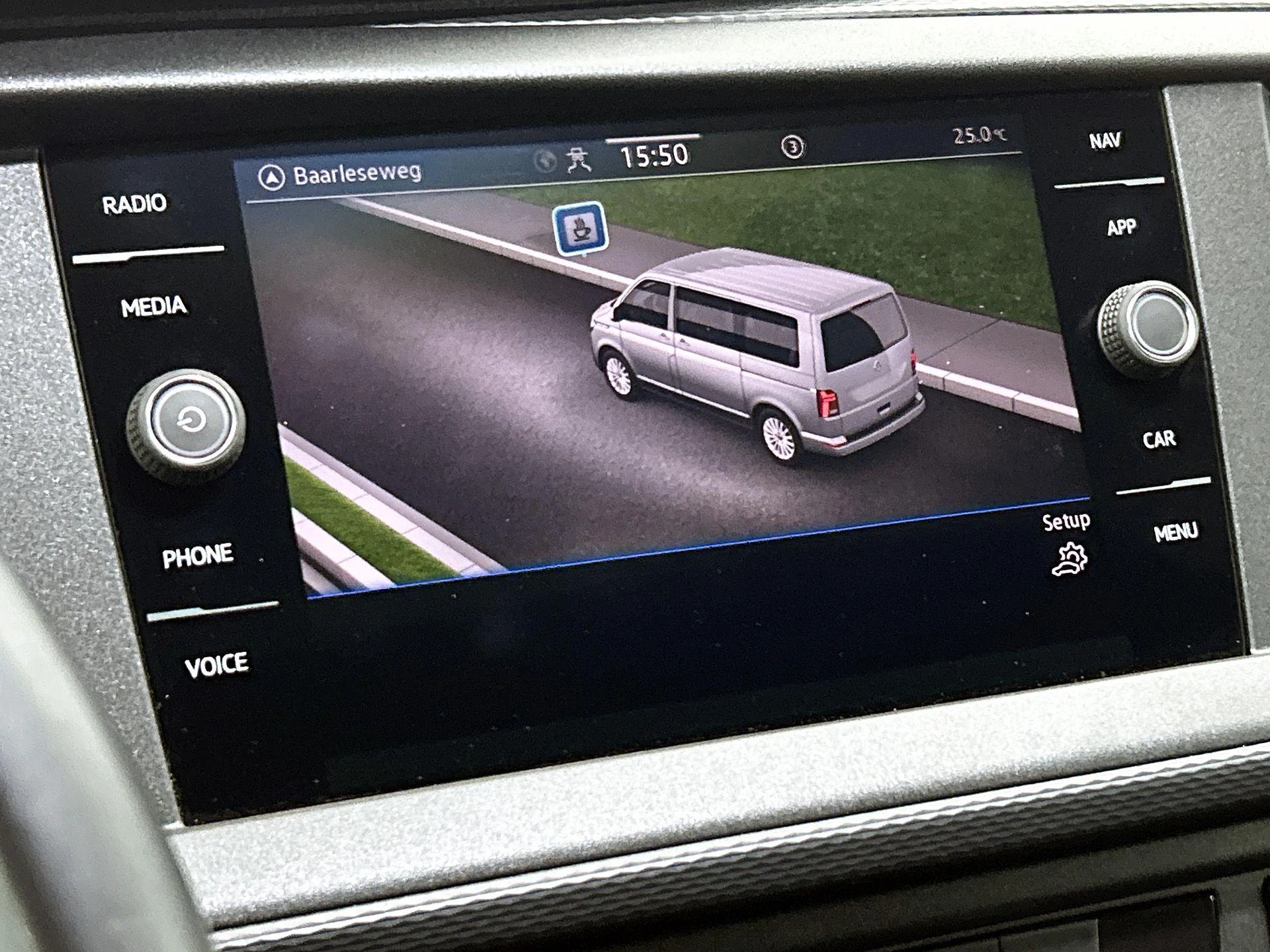 Volkswagen-Transporter-image-9