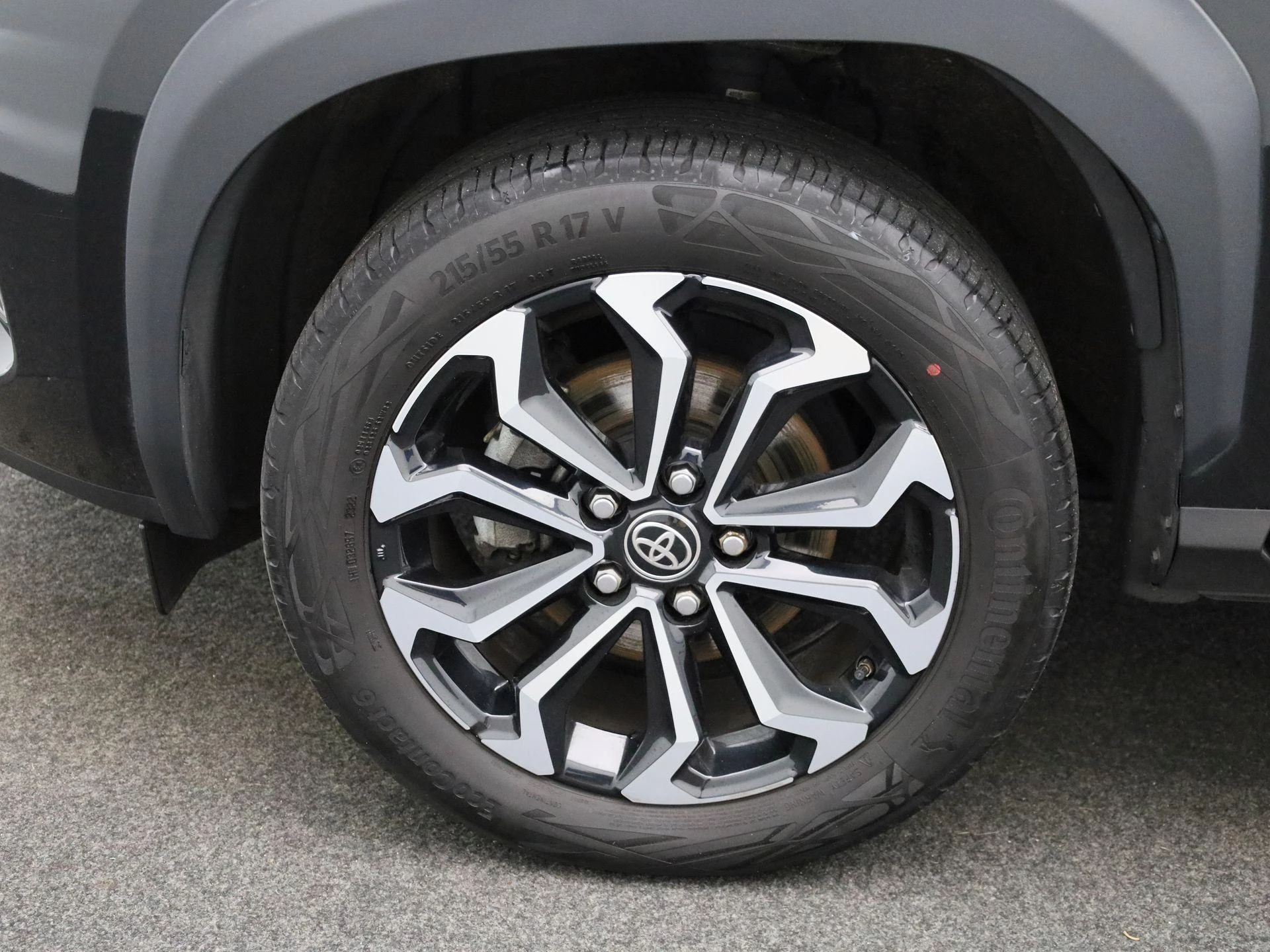 Toyota-Yaris Cross-image-12