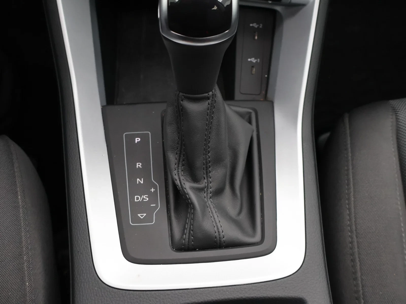 Audi Q3 PHEV Audi Q3 S line 45TFSIe PHEV 245PK *PANO DAK*NAVI*APP CONNECT*ZETELVERWARMING*CRUISE*PDC*DIGITAL DASH