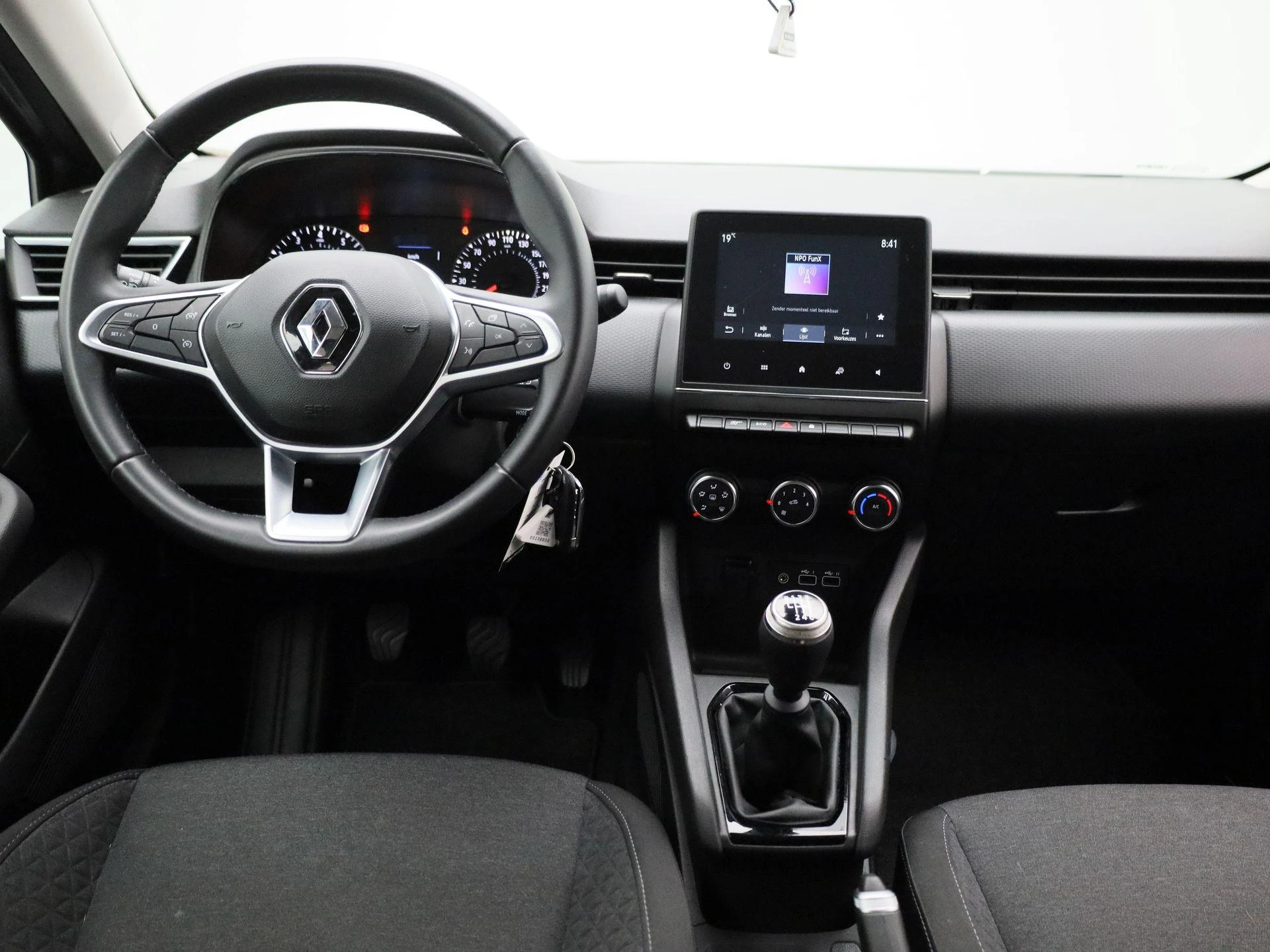 Renault-Clio-image-6