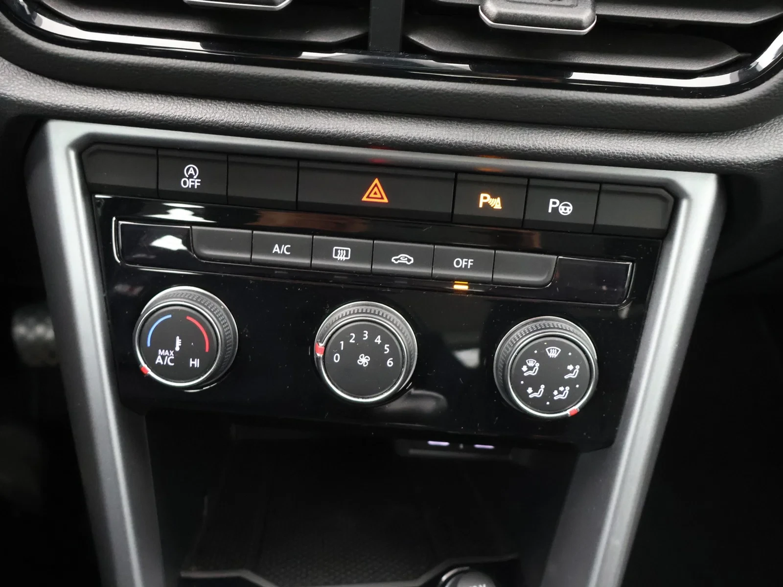 Volkswagen T-Roc T-Roc Life 1.0TSI 110PK *VIRTUAL COCKPIT*PDC*ACC*APP-CONNECT*...*
