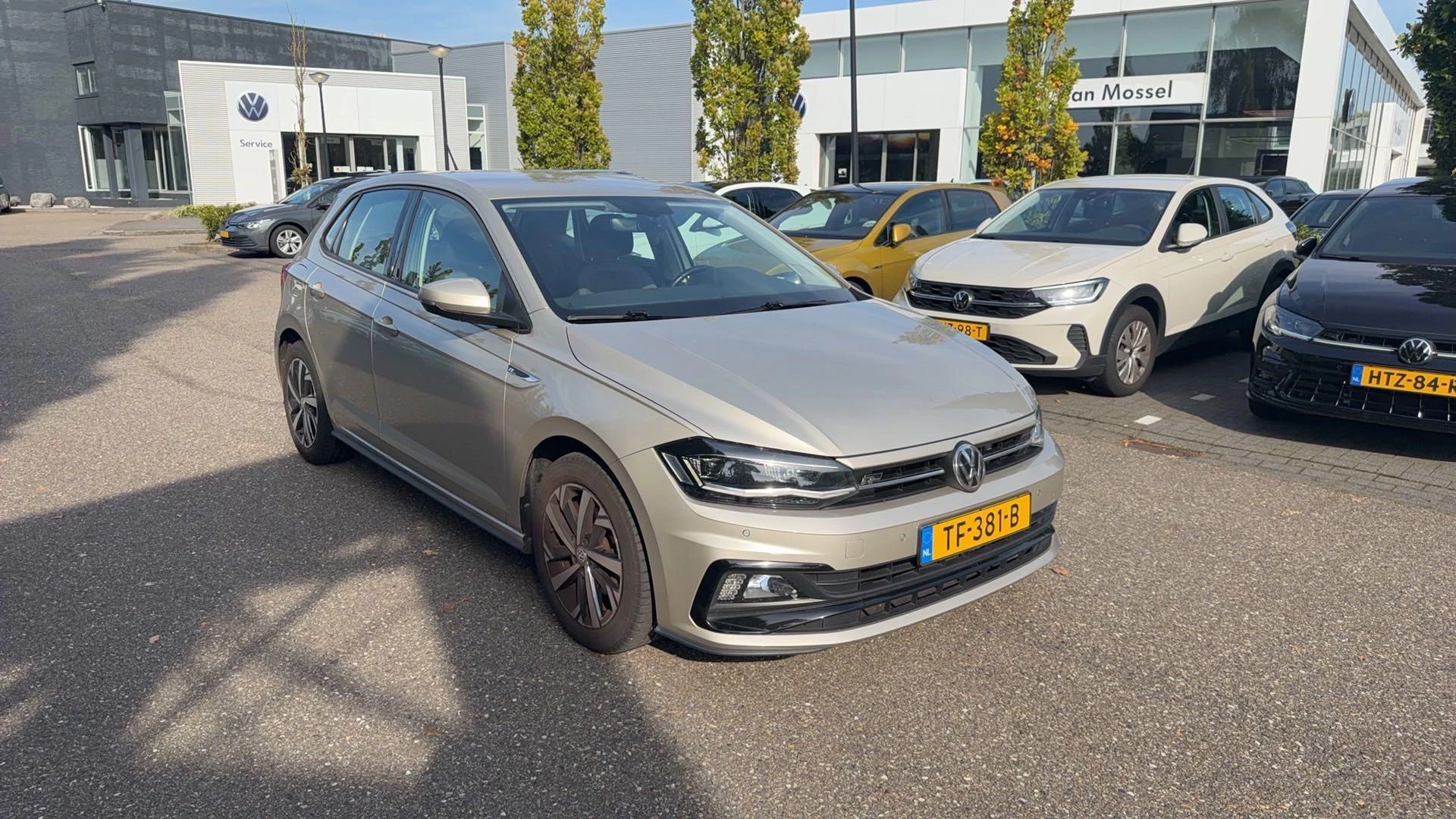 Volkswagen-Polo-image-1