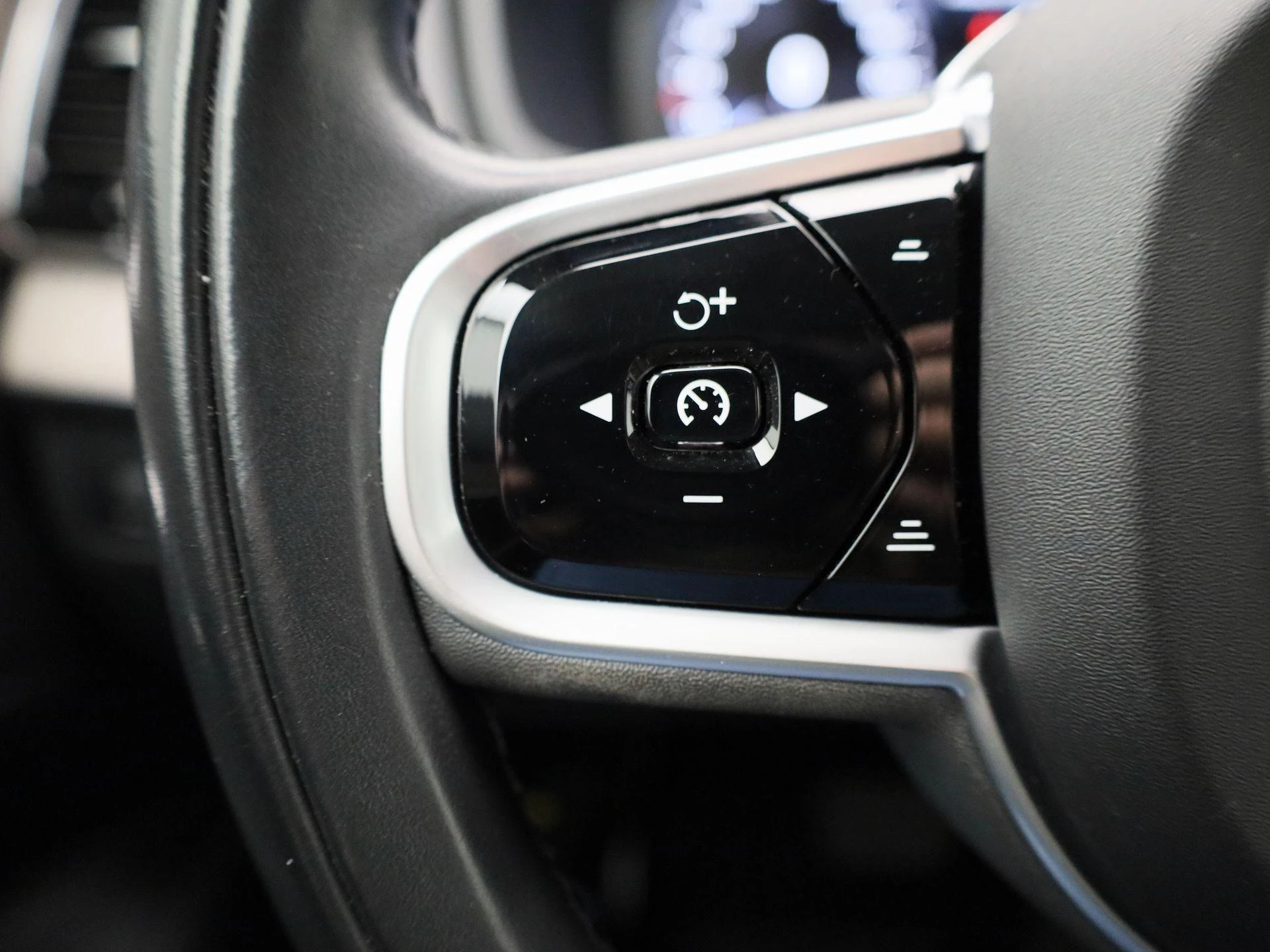 Volvo-XC90-image-20