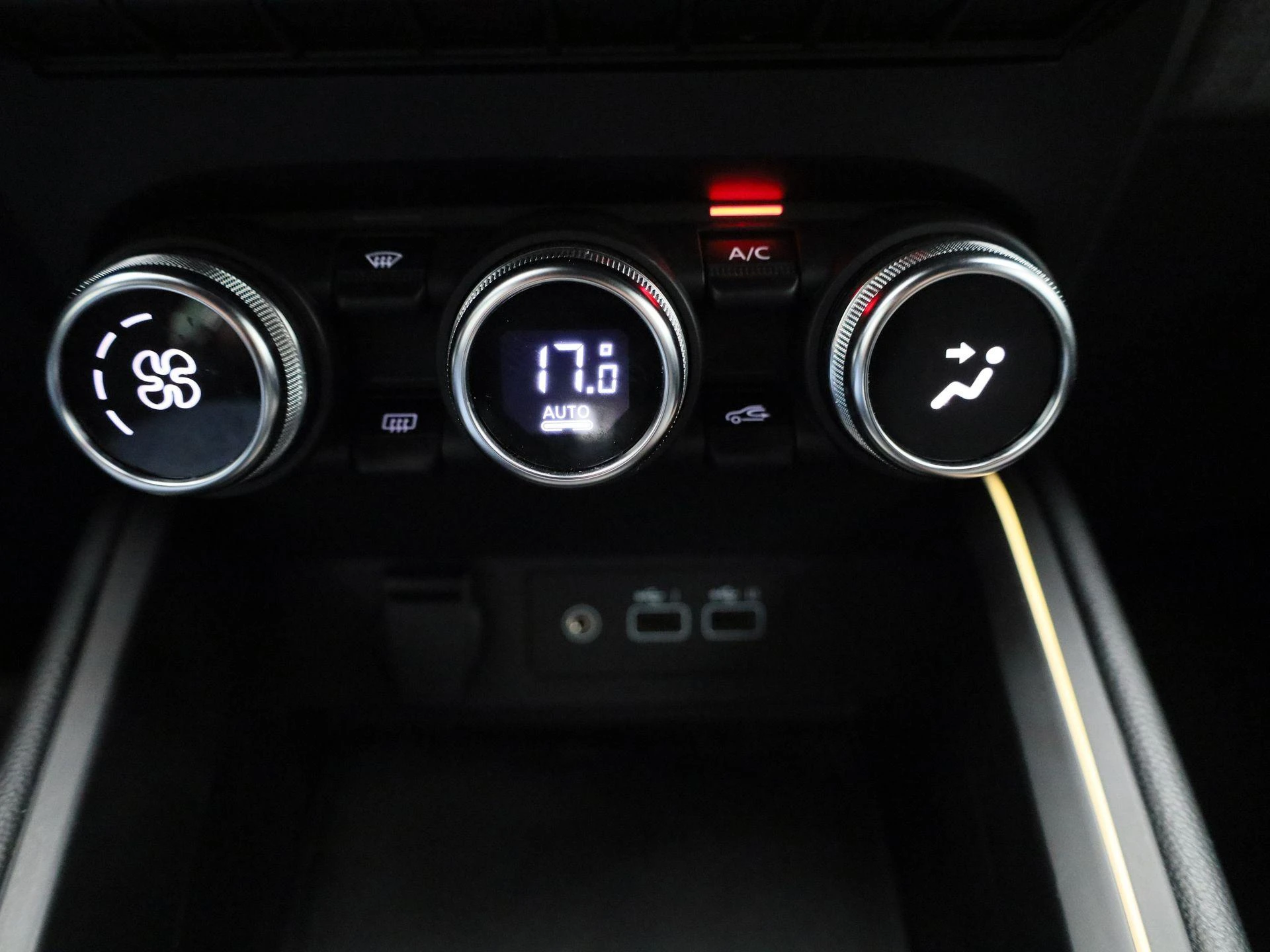 Renault-Clio-image-16