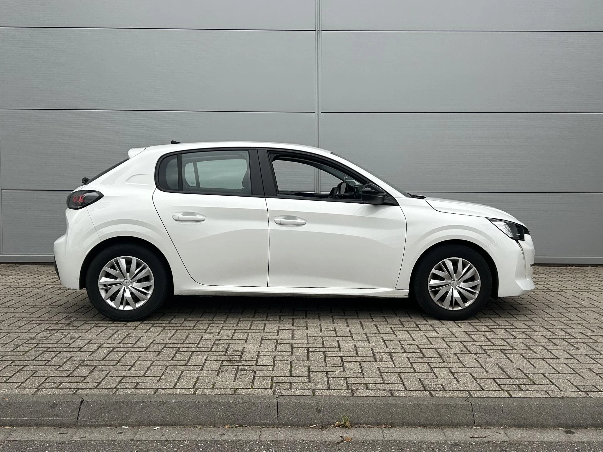 Peugeot-208-image-7