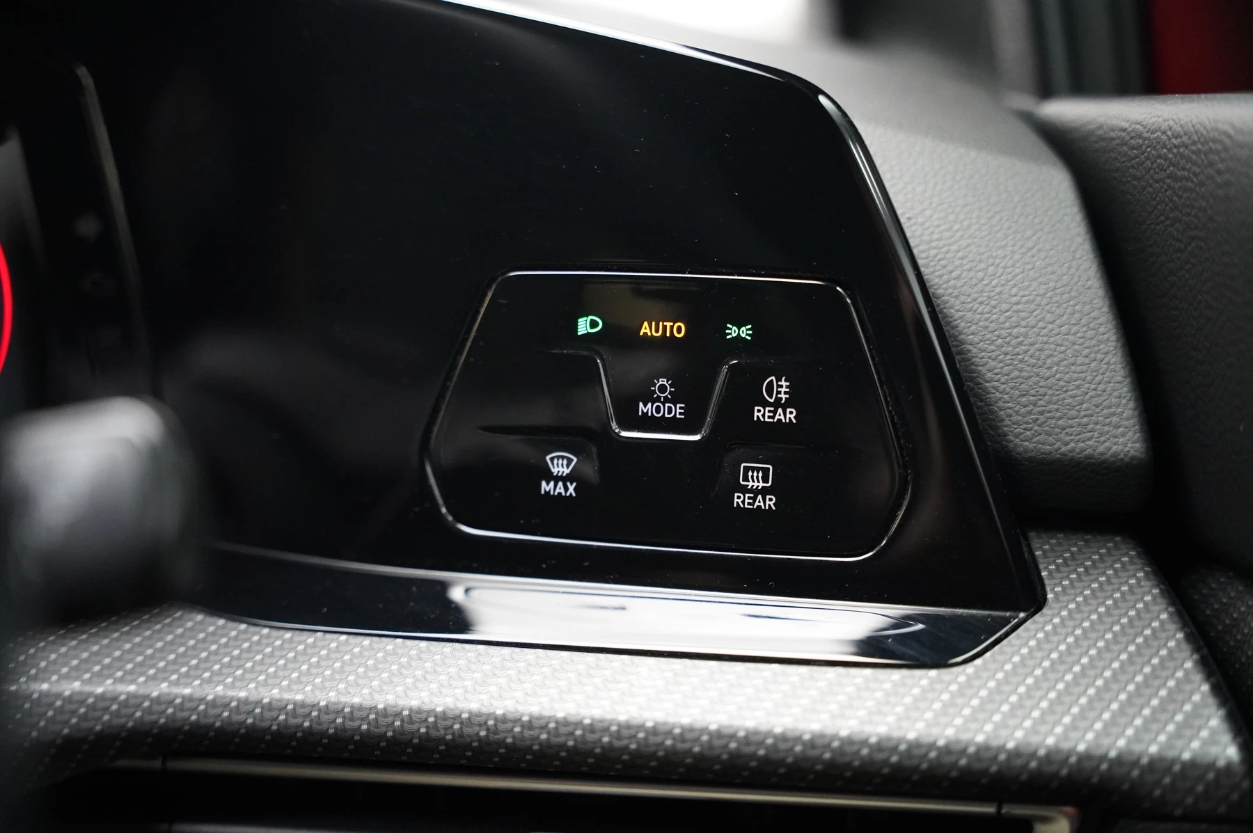 Volkswagen-Golf-image-19