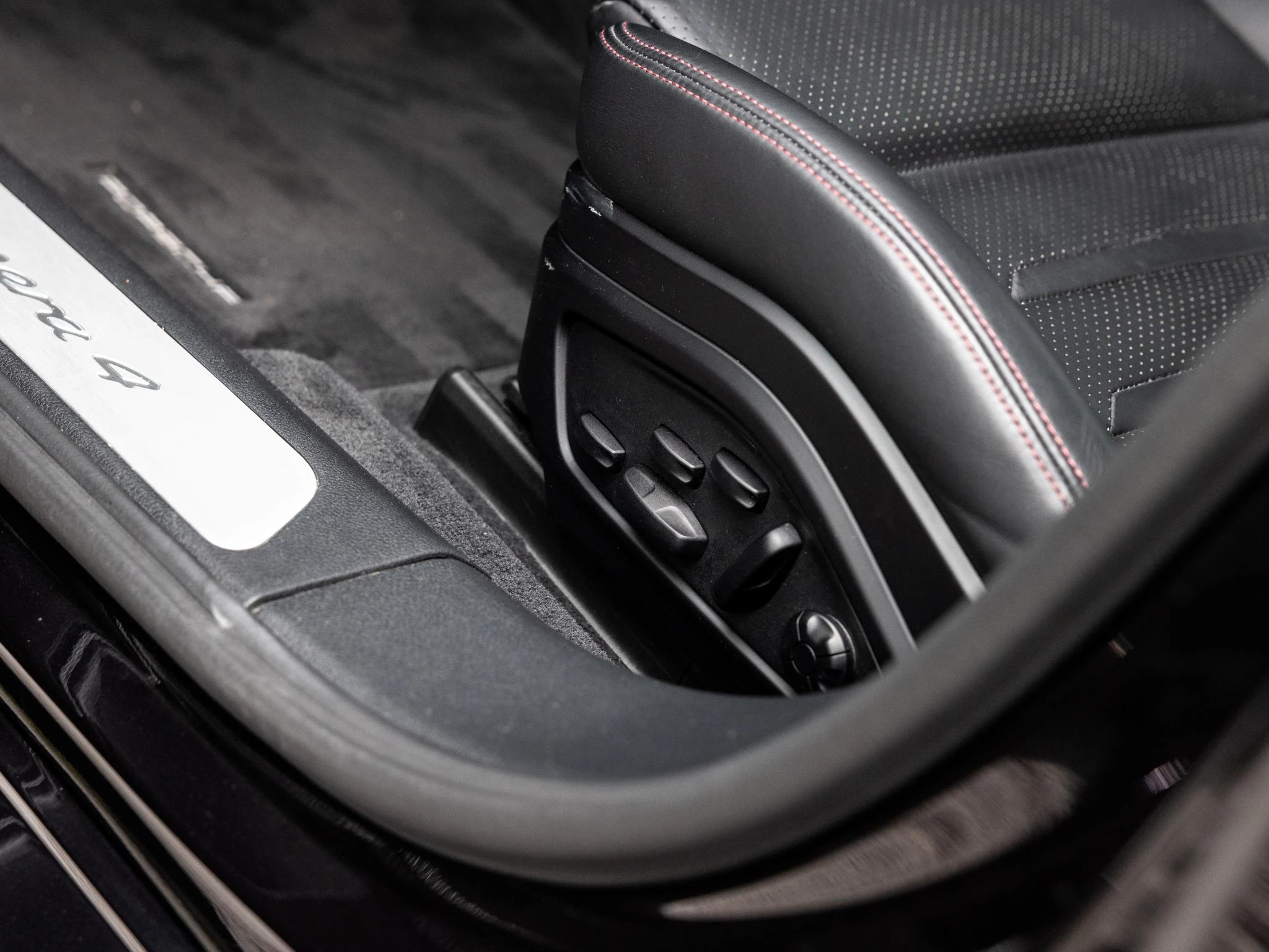Porsche-Panamera-image-10