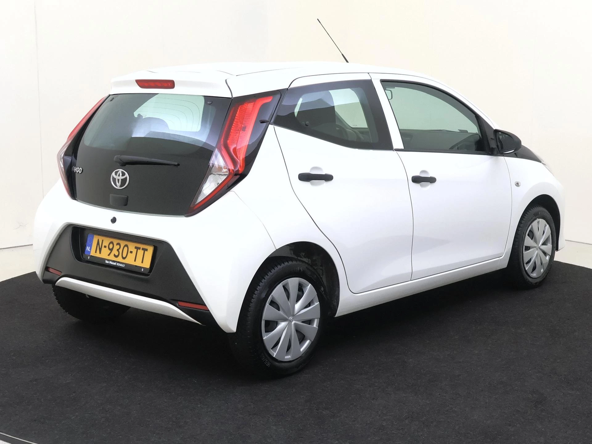 Toyota-Aygo-image-3