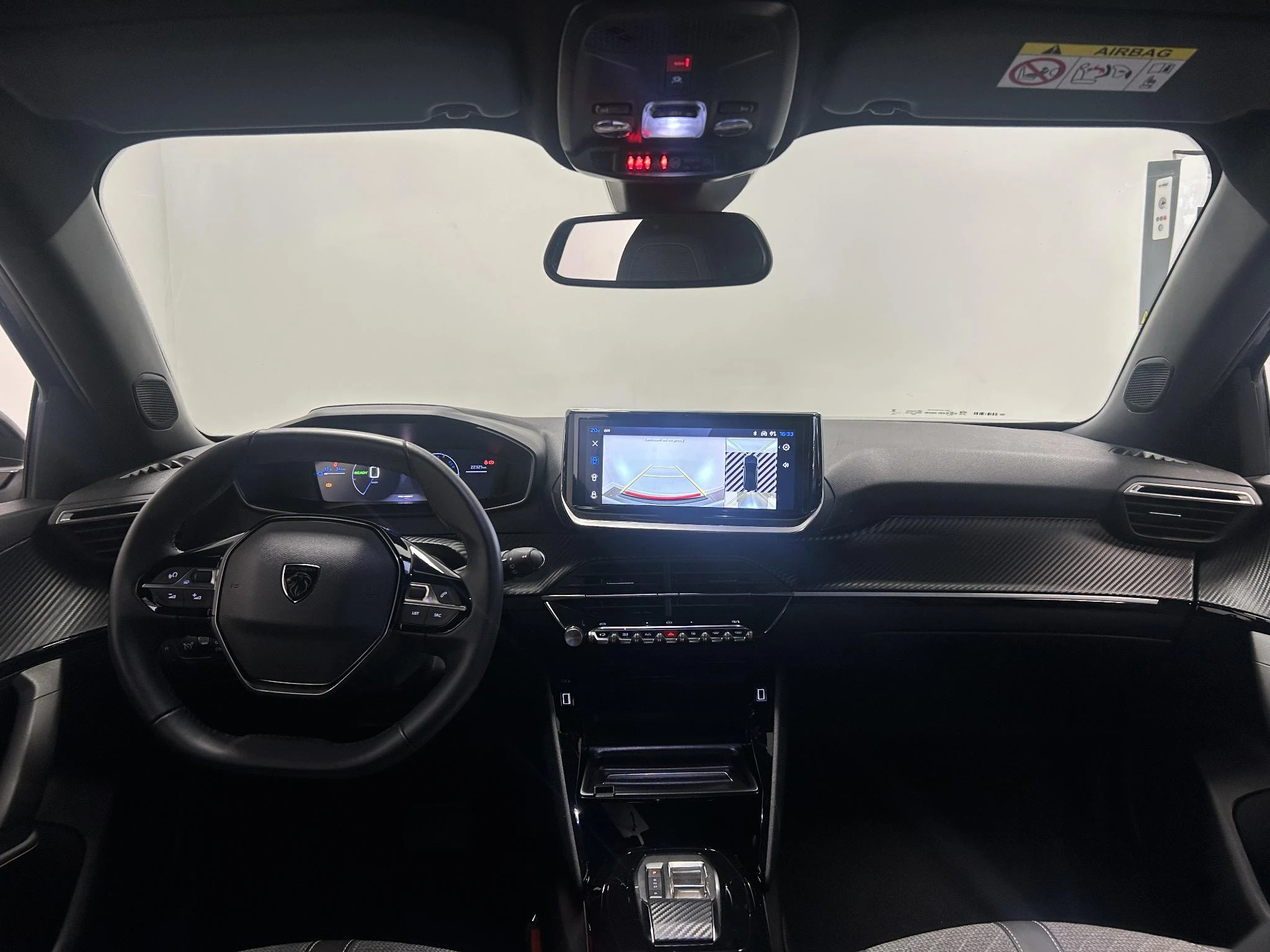 Peugeot-e-2008-image-6