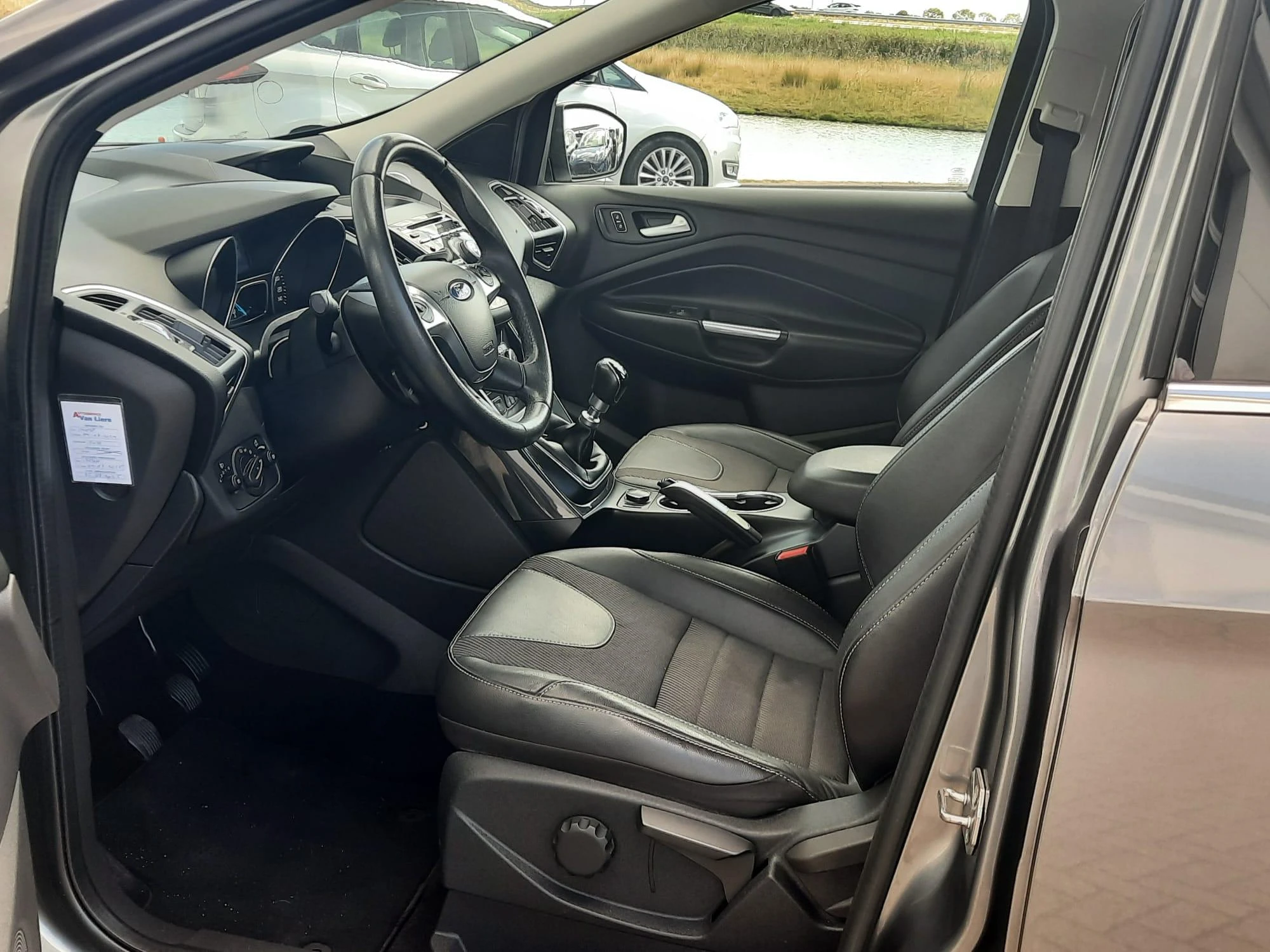 Ford-Kuga-image-8