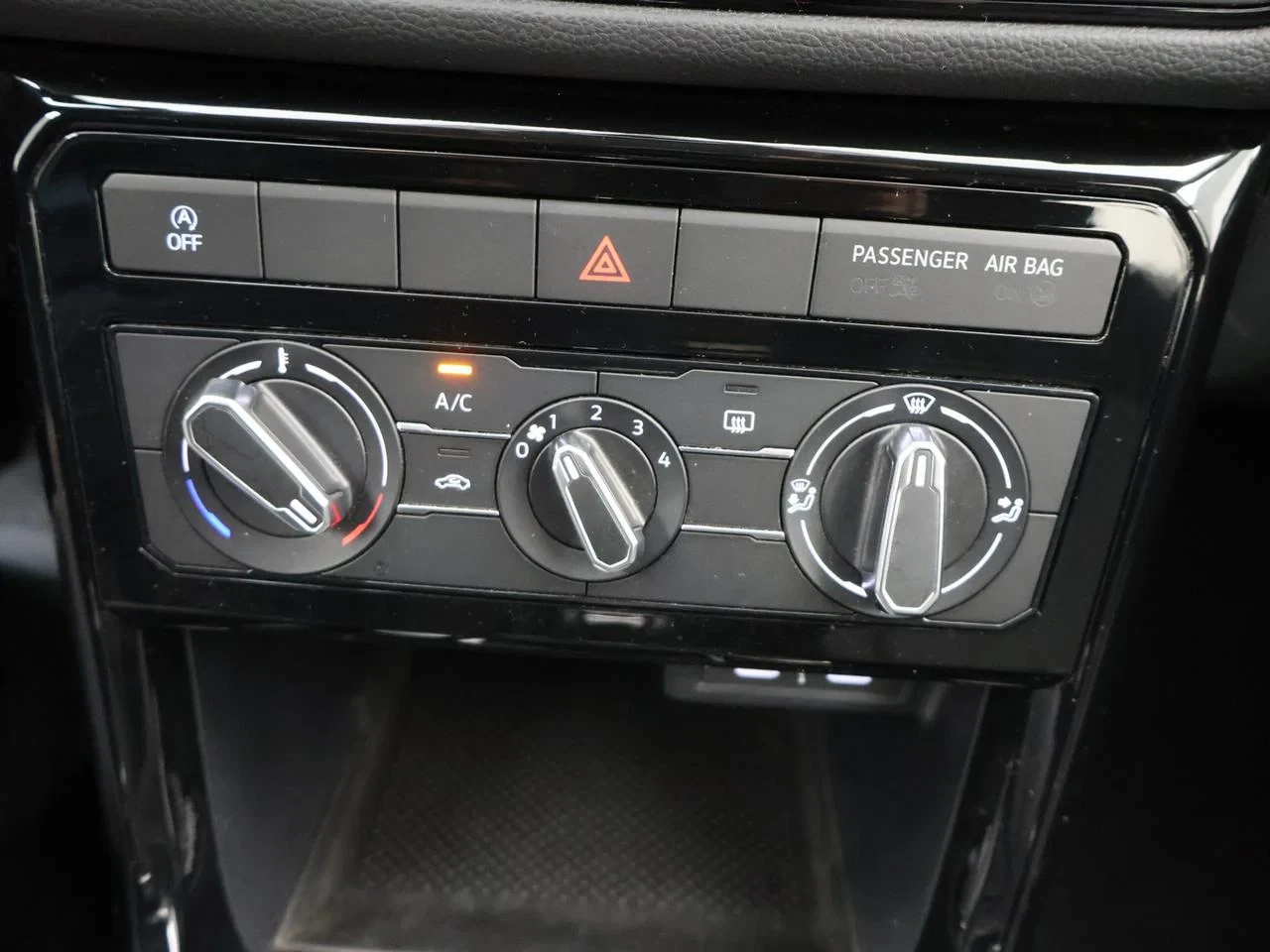 Volkswagen-T-Cross-image-22