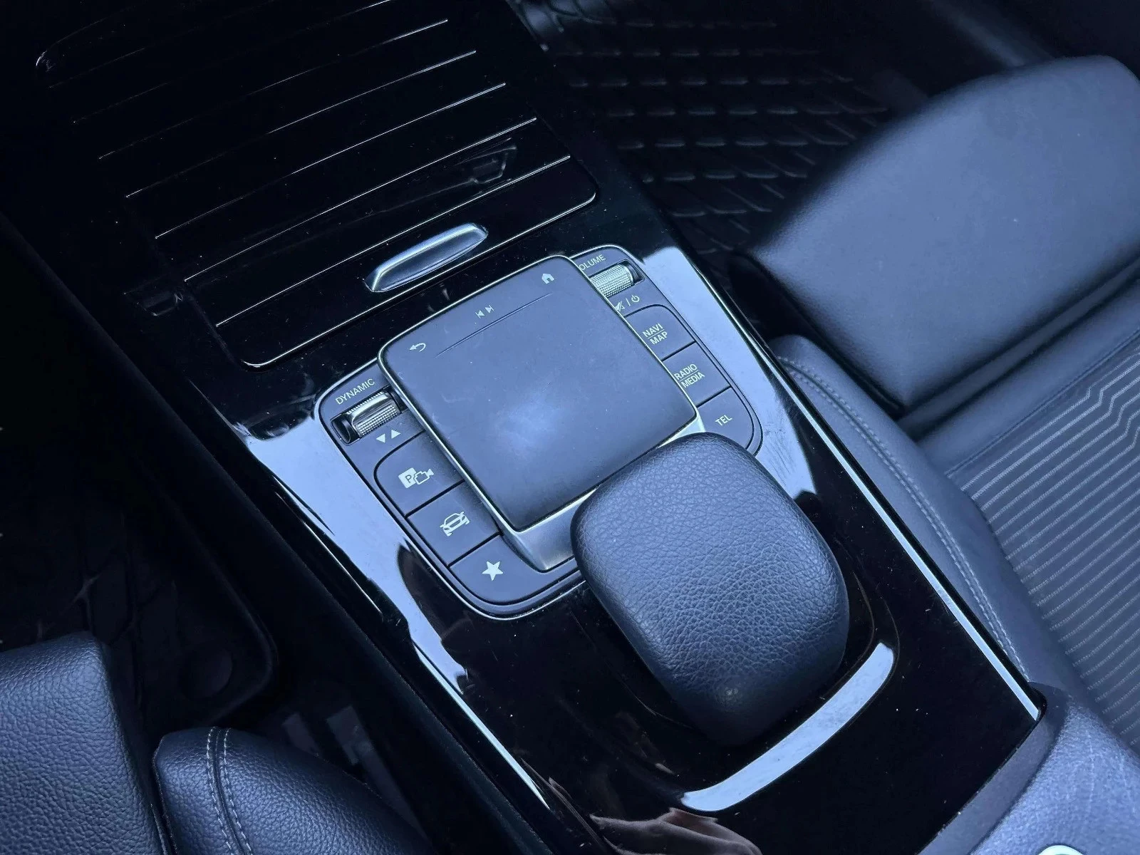 Mercedes-Benz-A-Klasse-image-10