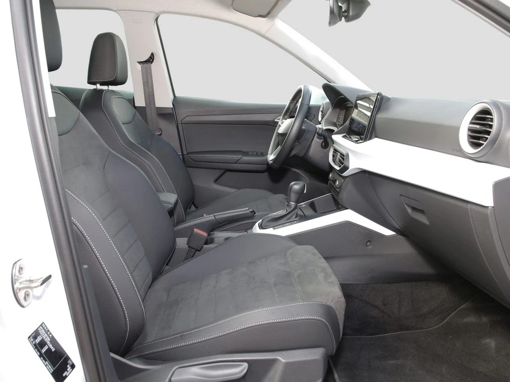 SEAT-Arona-image-7